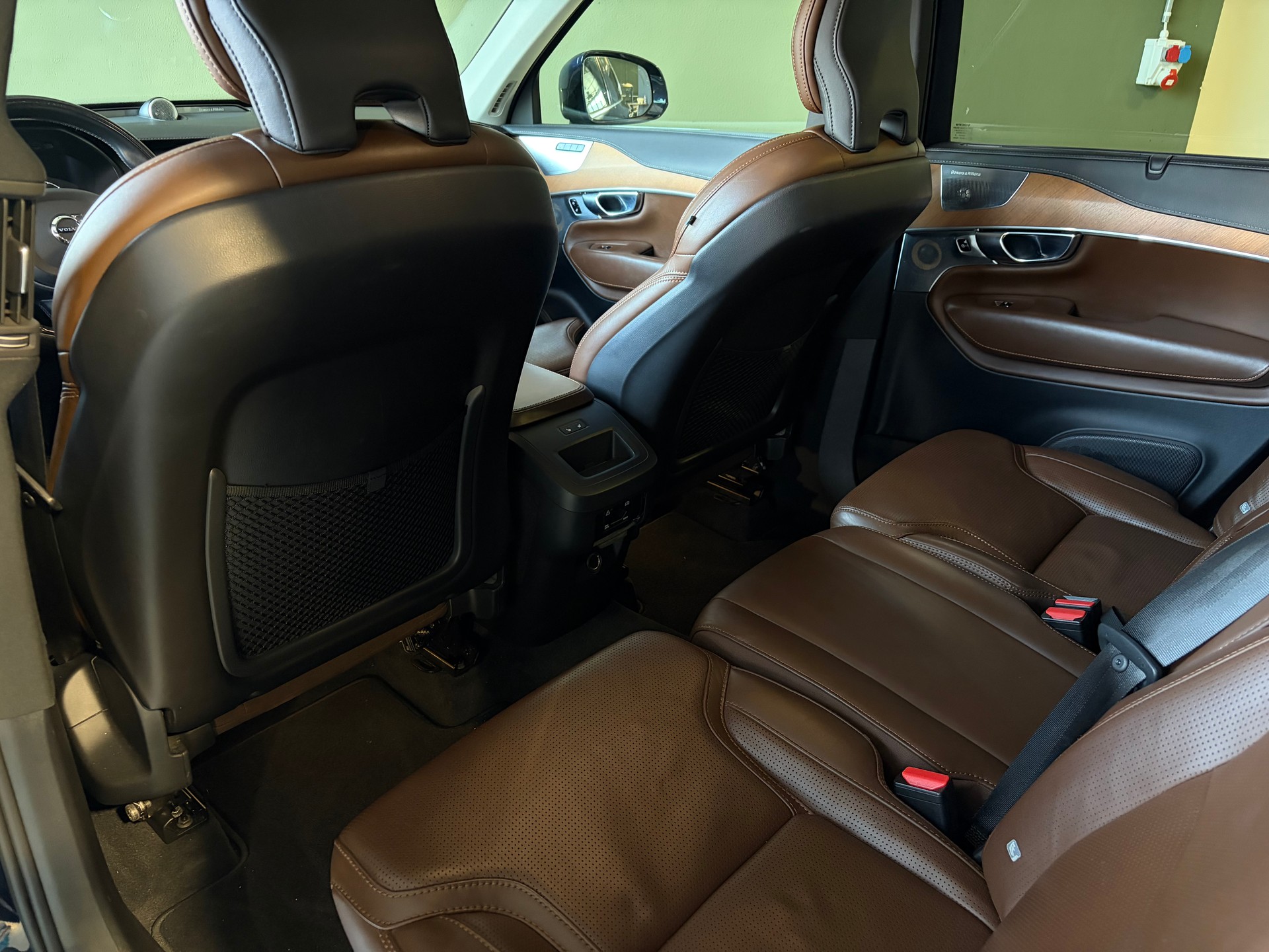 VOLVO XC90 D5 AWD Inscription Geartronic * STANDHEIZUNG*ANHÄNGERKUPPLUNG*-image-19