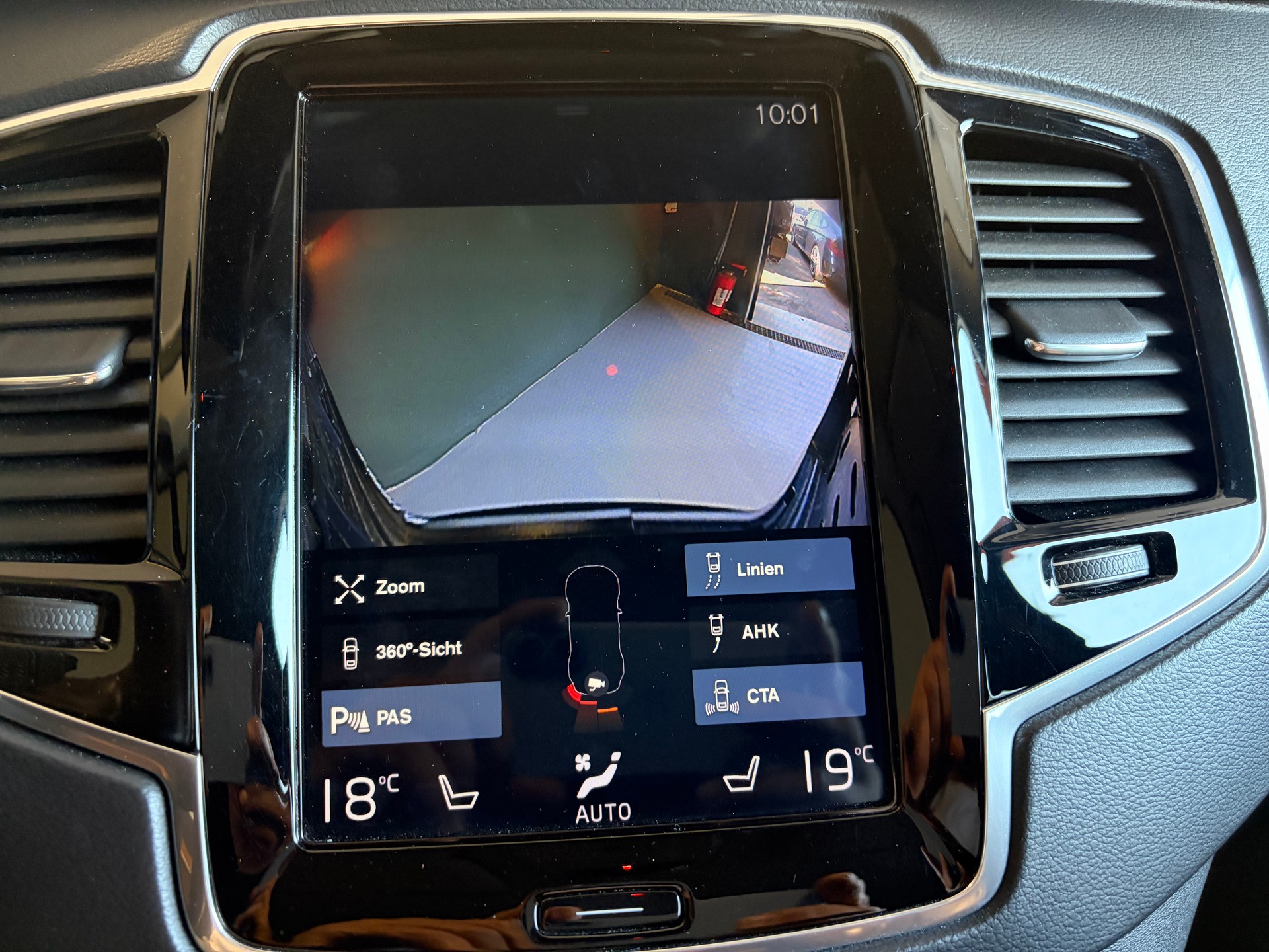 VOLVO XC90 D5 AWD Inscription Geartronic * STANDHEIZUNG*ANHÄNGERKUPPLUNG*-image-16
