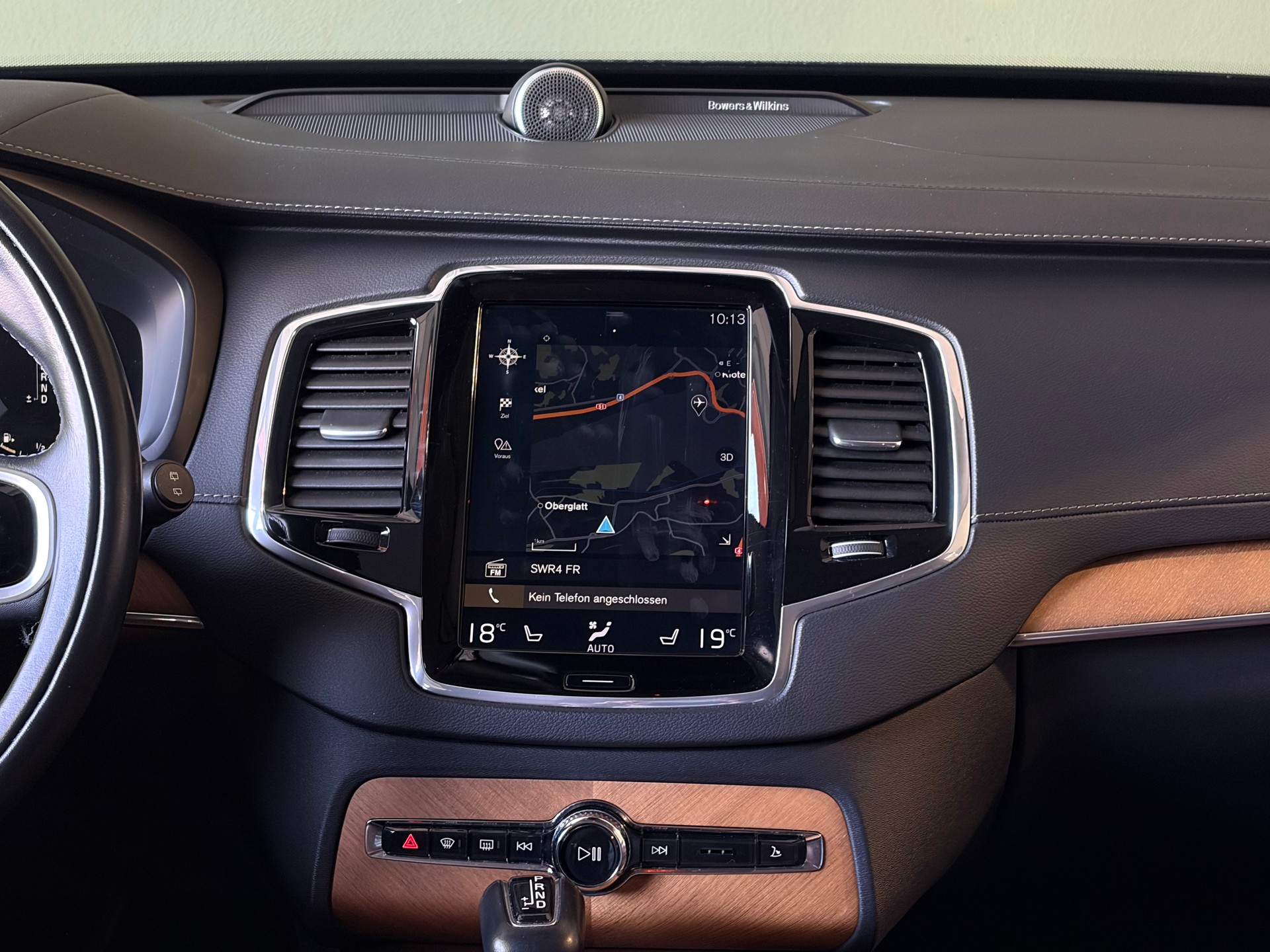 VOLVO XC90 D5 AWD Inscription Geartronic * STANDHEIZUNG*ANHÄNGERKUPPLUNG*-image-9