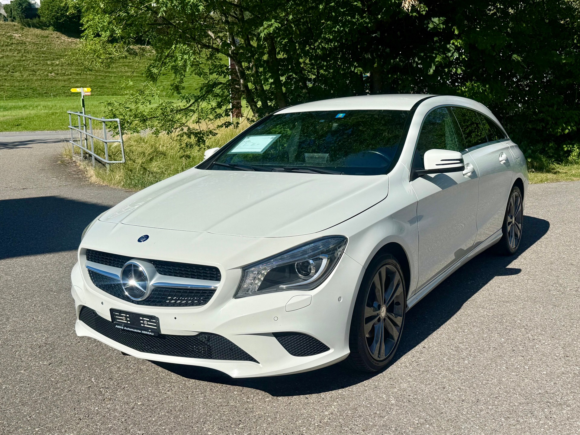 MERCEDES-BENZ CLA 180-image-0