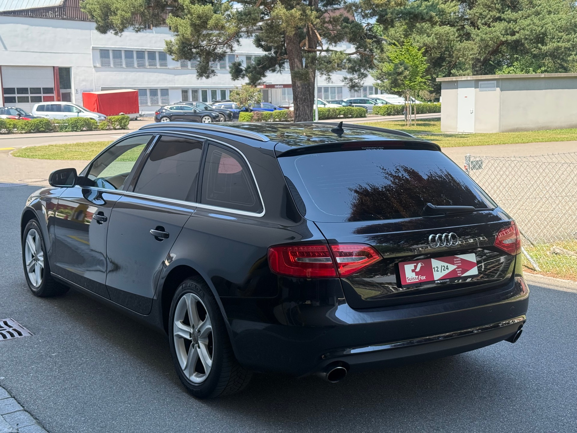 AUDI A4 Avant 2.0 TFSI quattro s-tronic-image-5