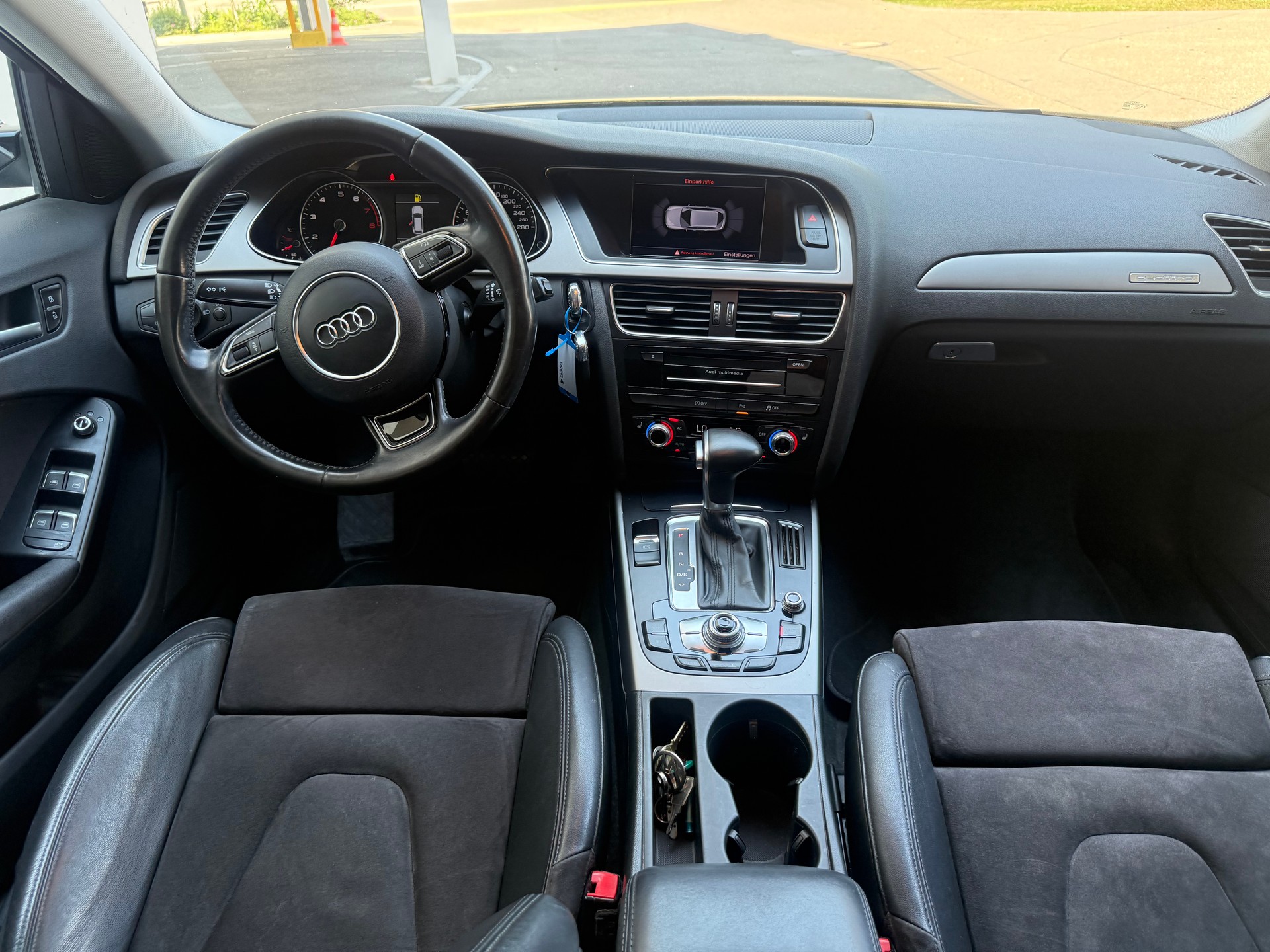 AUDI A4 Avant 2.0 TFSI quattro s-tronic-image-9