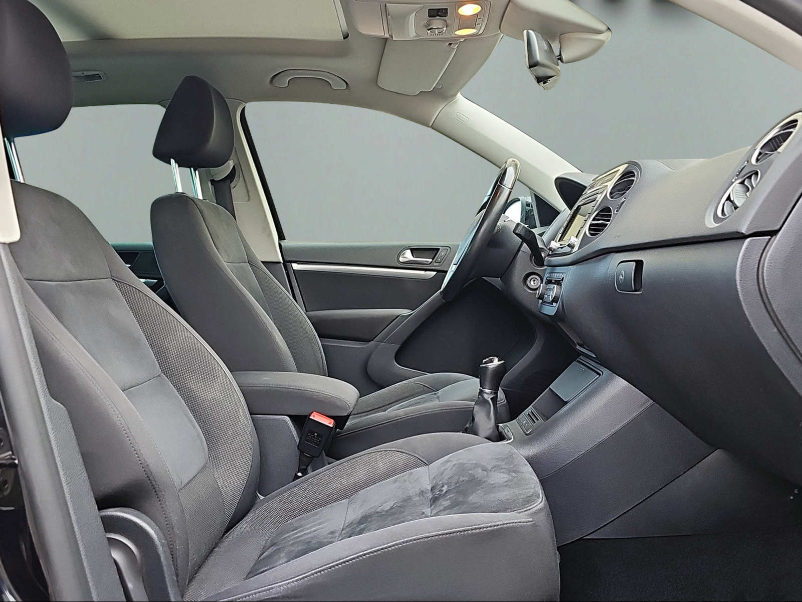 VW Tiguan 1.4 TSI Sport&Style 4Motion-image-8