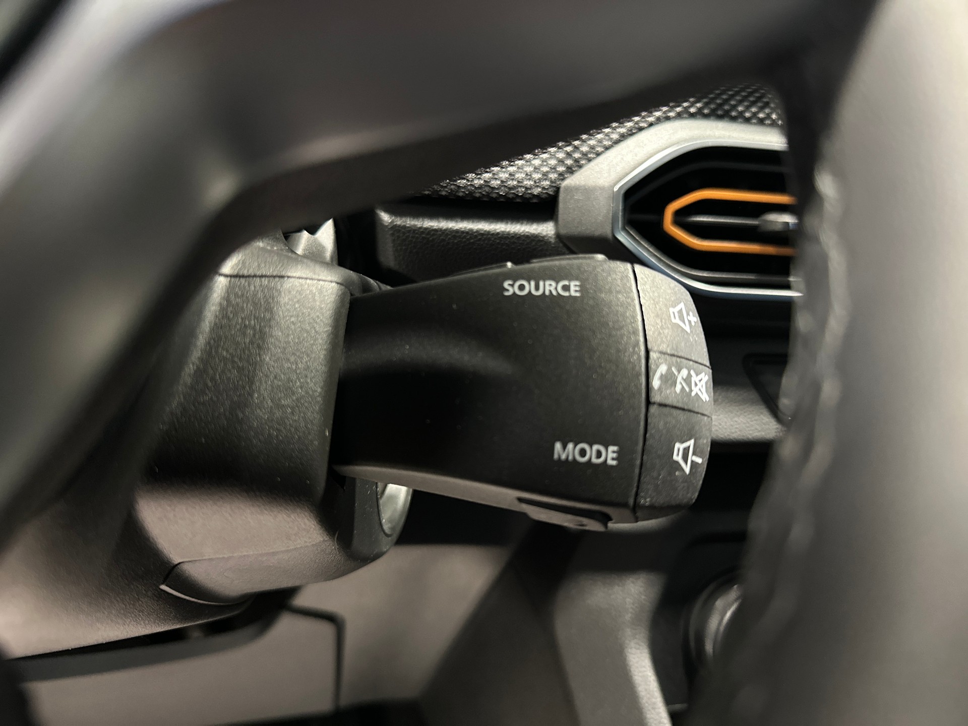 DACIA Sandero Stepway TCe 90 Comfort CVT-image-28