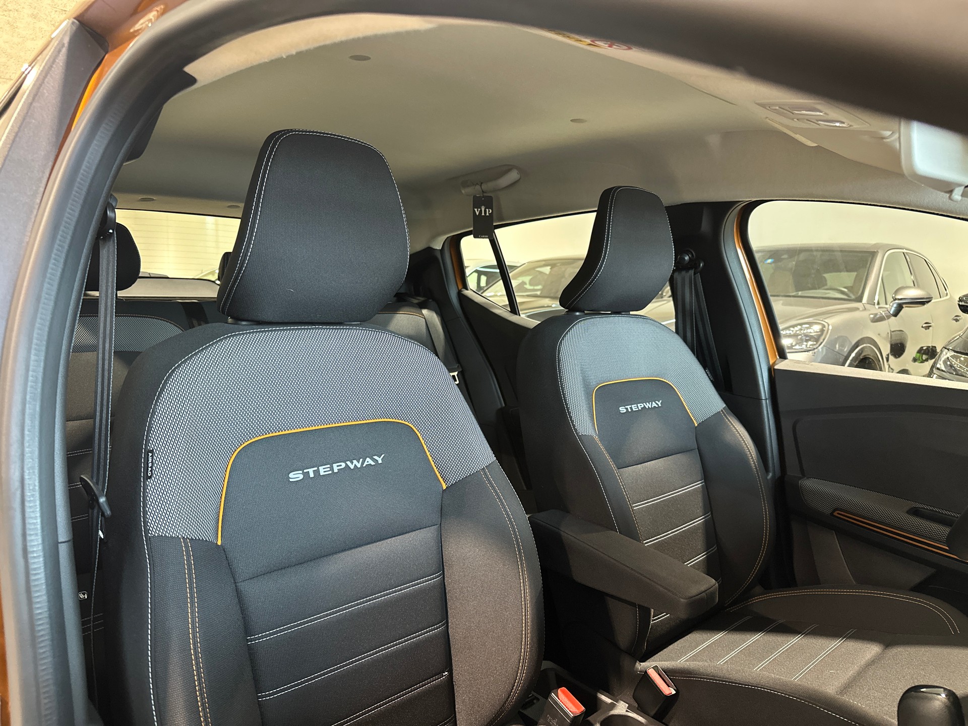 DACIA Sandero Stepway TCe 90 Comfort CVT-image-14