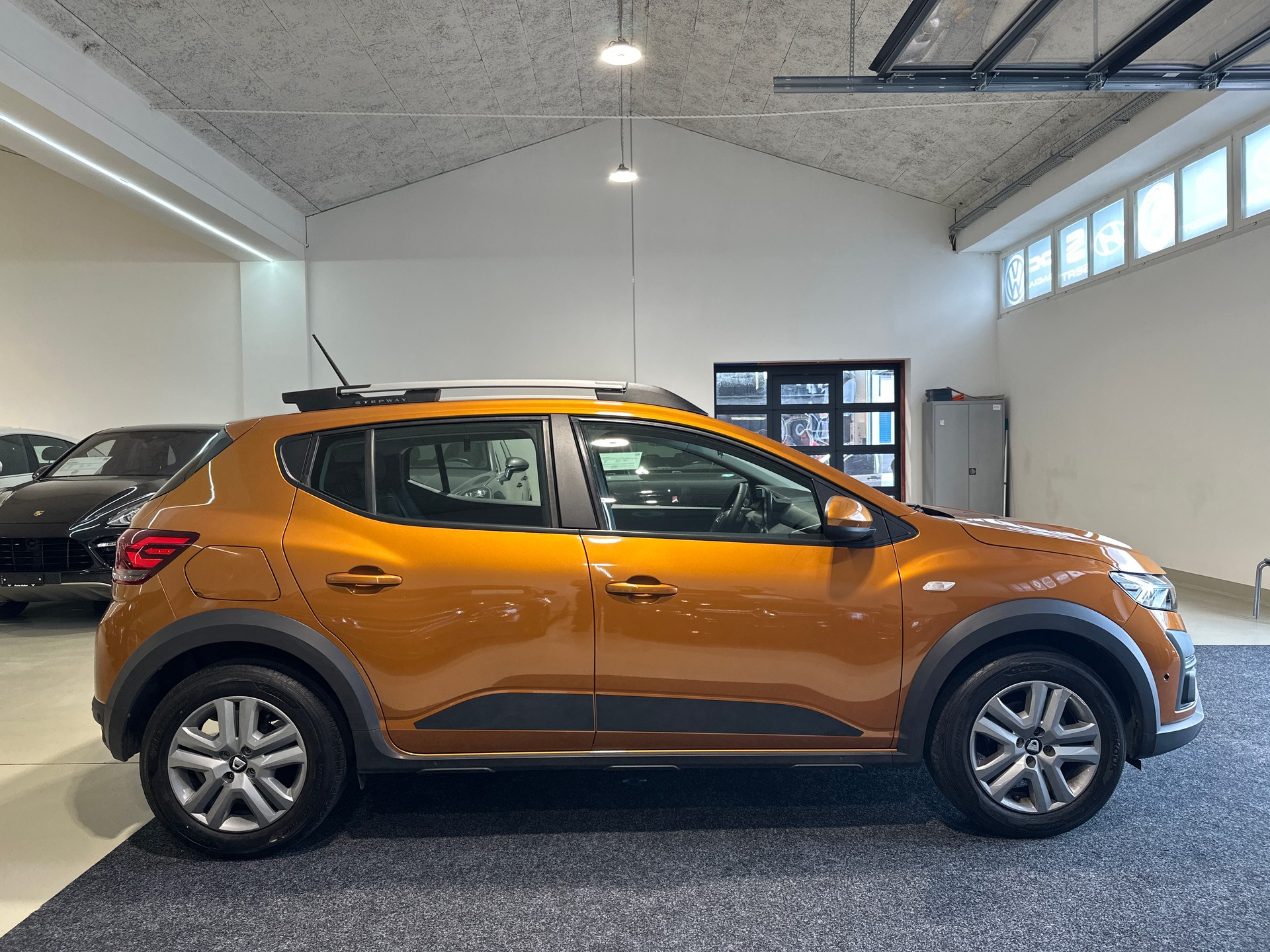 DACIA Sandero Stepway TCe 90 Comfort CVT-image-11
