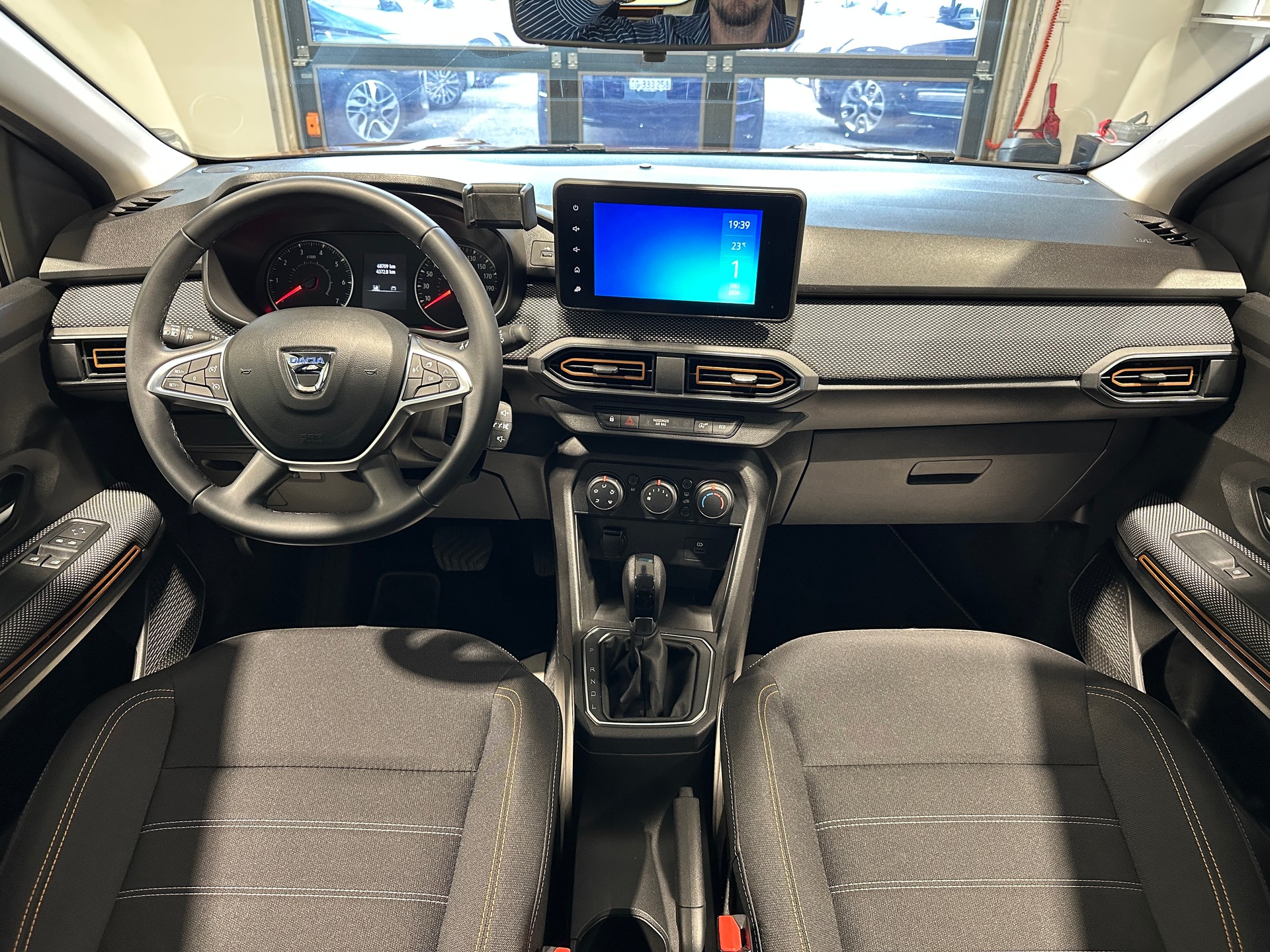 DACIA Sandero Stepway TCe 90 Comfort CVT-image-16