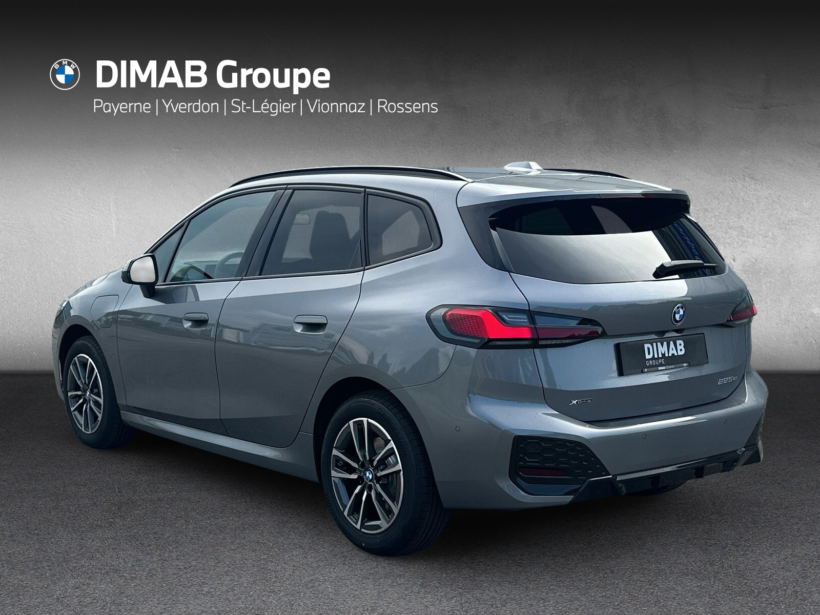 BMW 225e xDrive Active Tourer-showroom-element-2