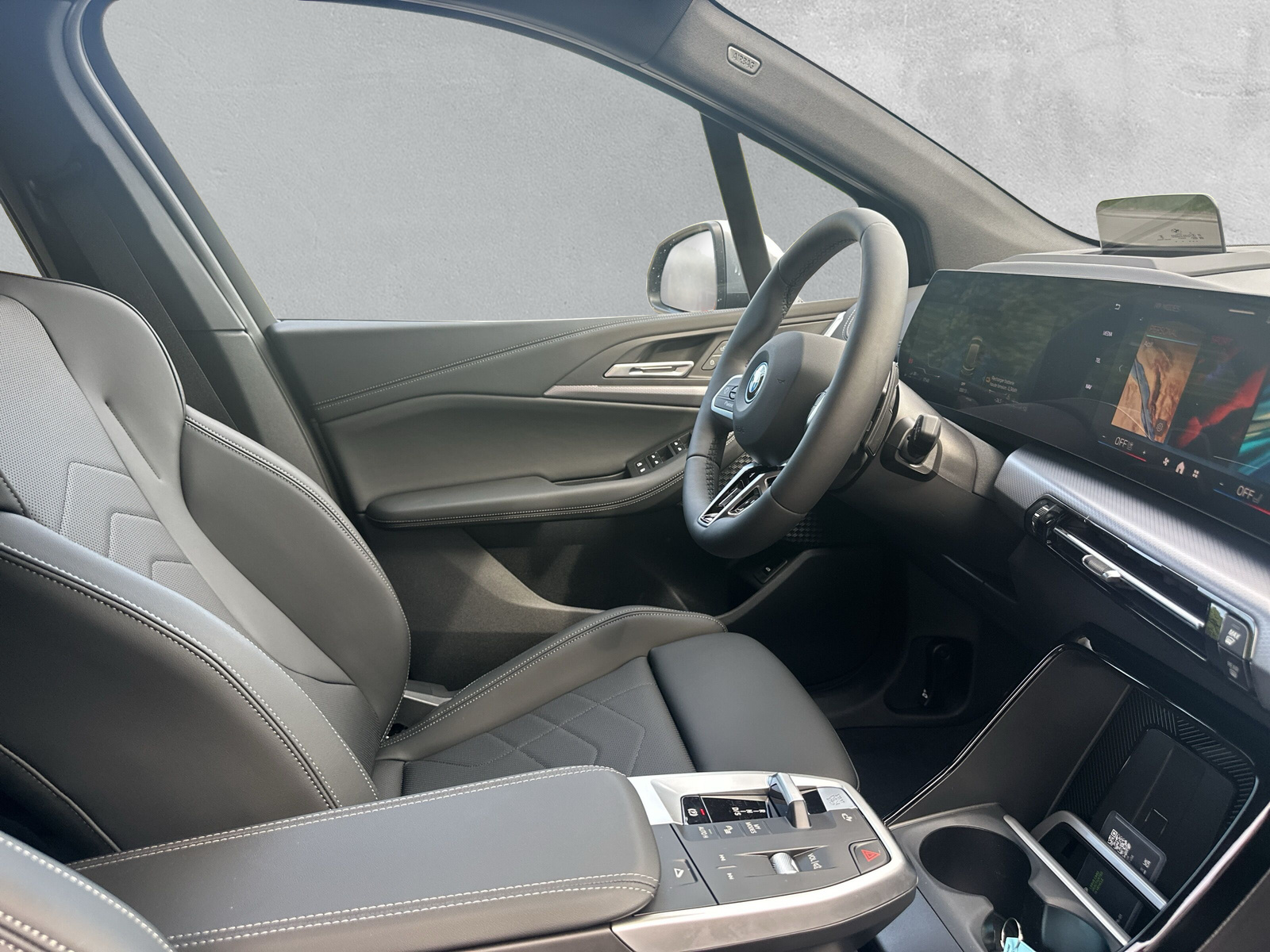 BMW 225e xDrive Active Tourer-image-13