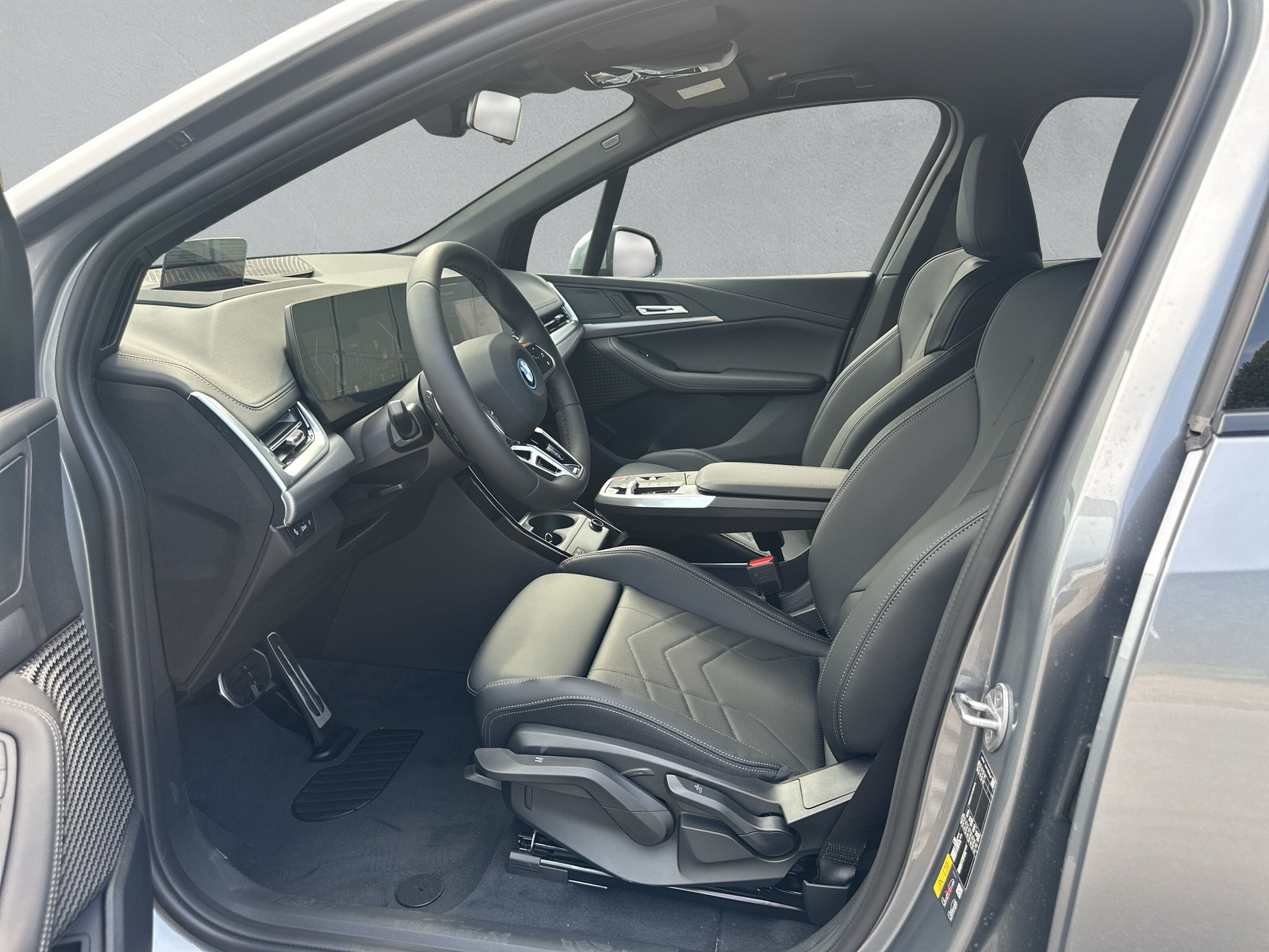 BMW 225e xDrive Active Tourer-image-11