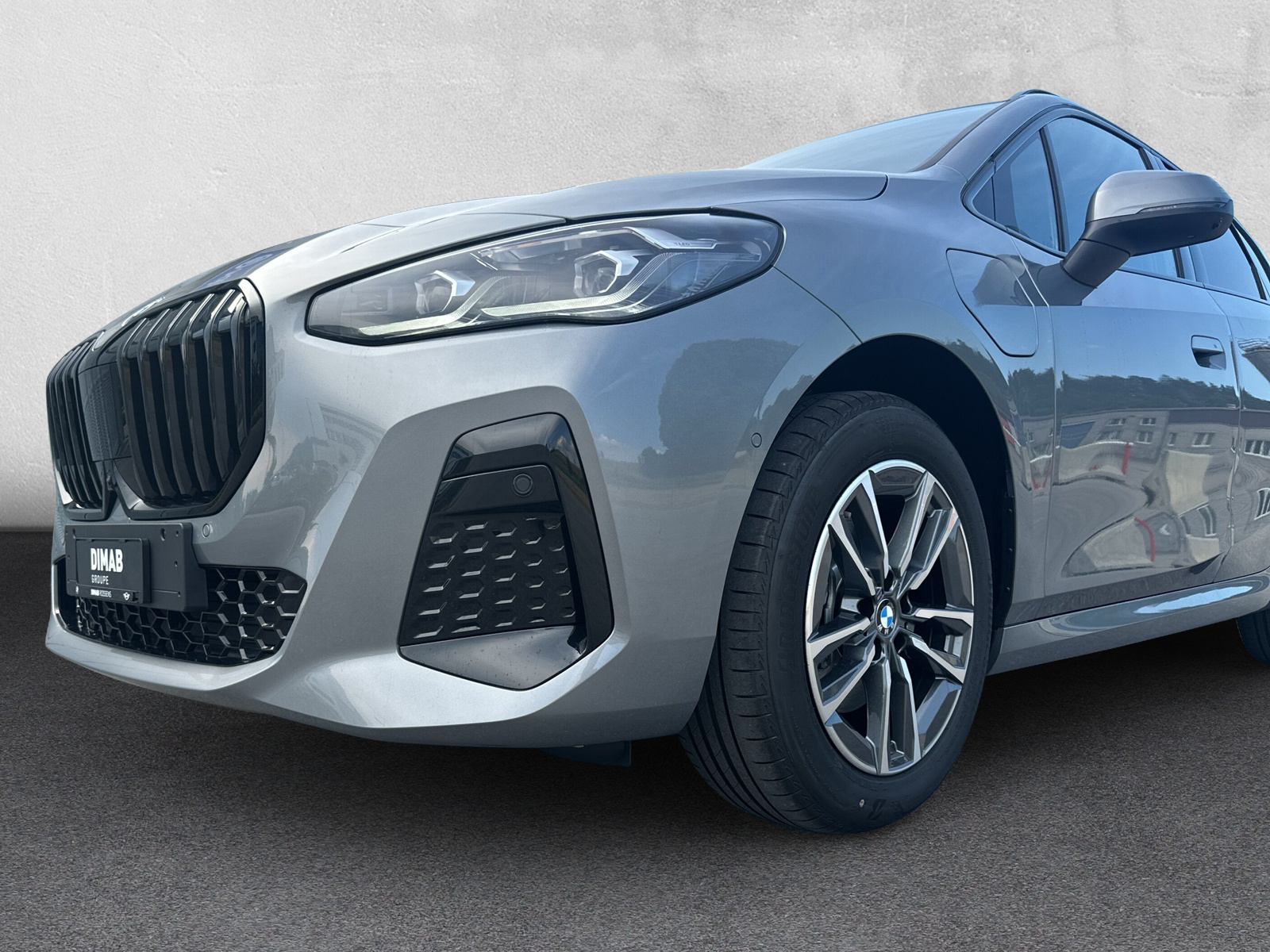 BMW 225e xDrive Active Tourer-image-8