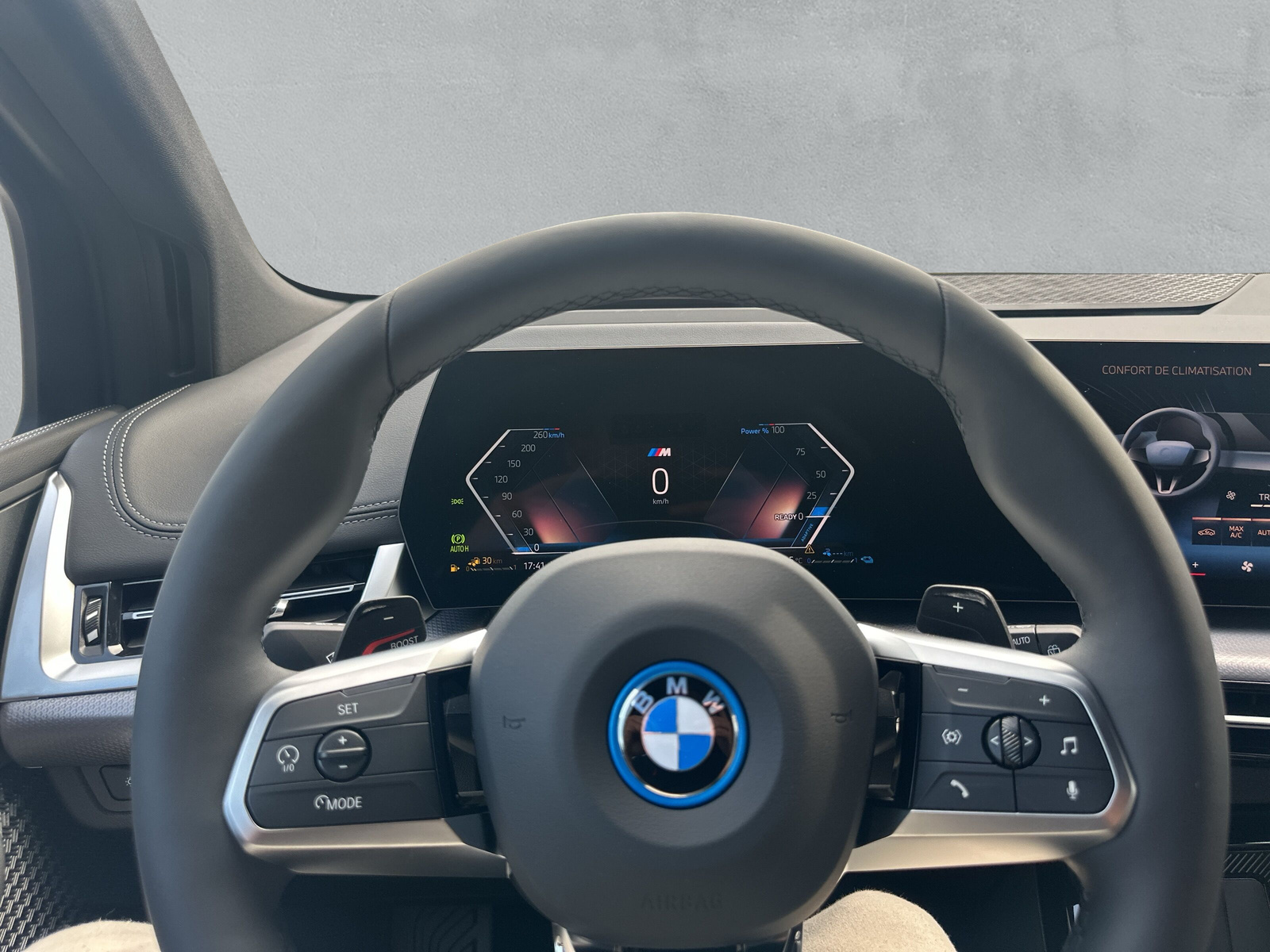BMW 225e xDrive Active Tourer-image-22