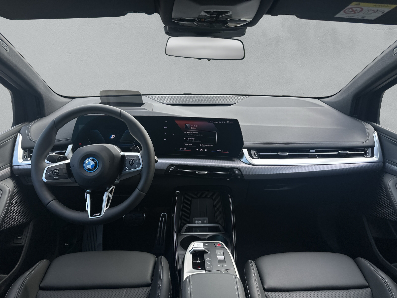 BMW 225e xDrive Active Tourer-image-16