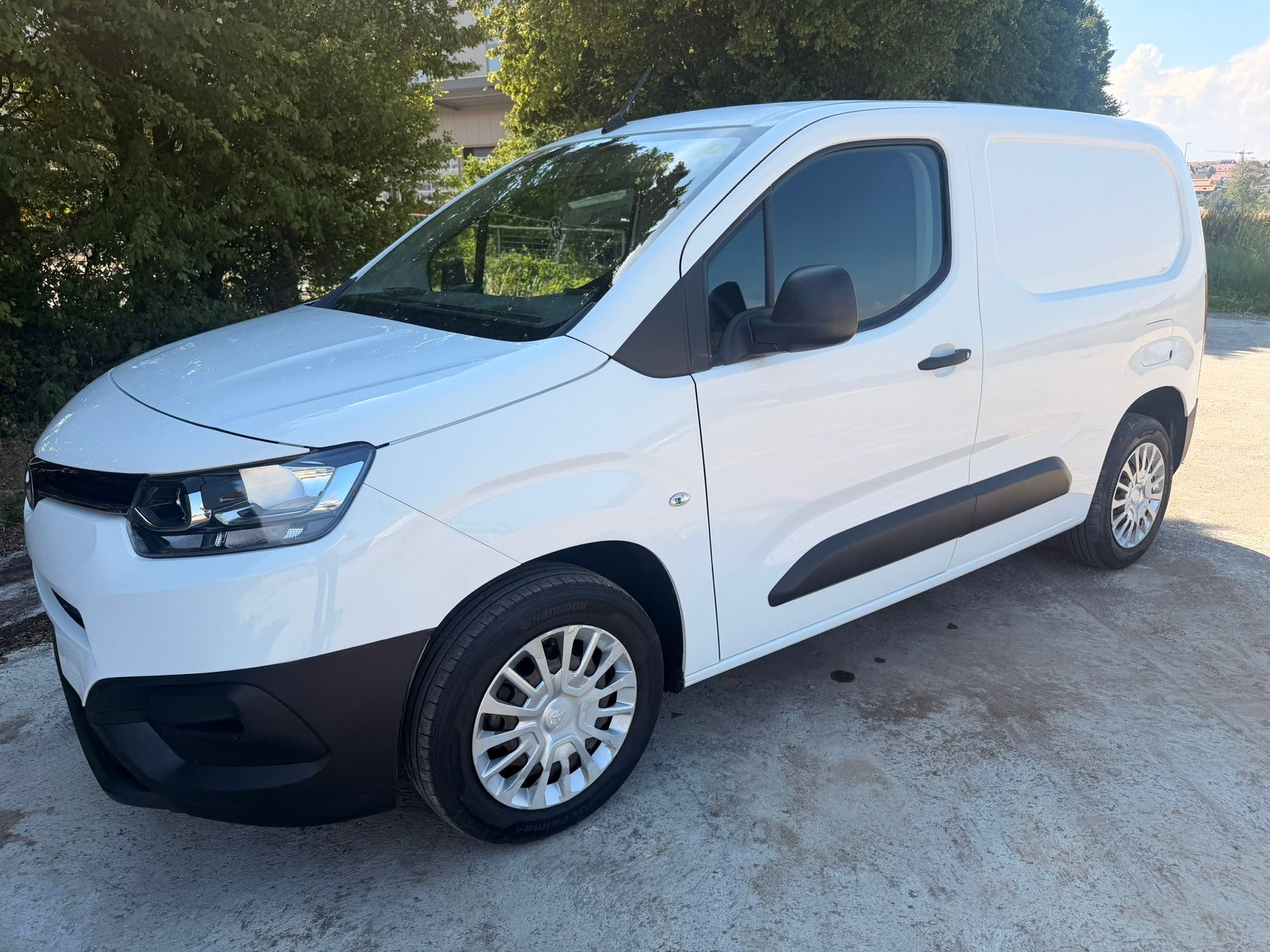 TOYOTA Proace City Van 1.5D Profi Medium-image-2