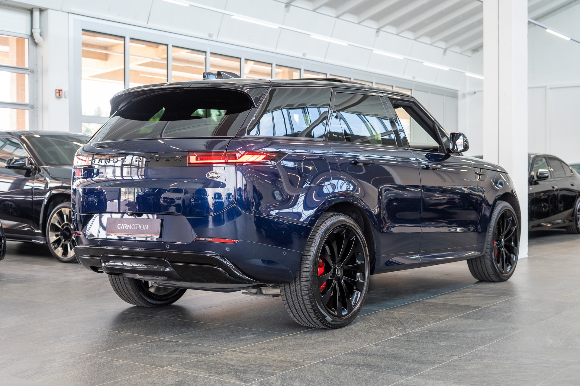LAND ROVER Range Rover Sport 3.0 I6 300 HSE Dynamic-showroom-element-3