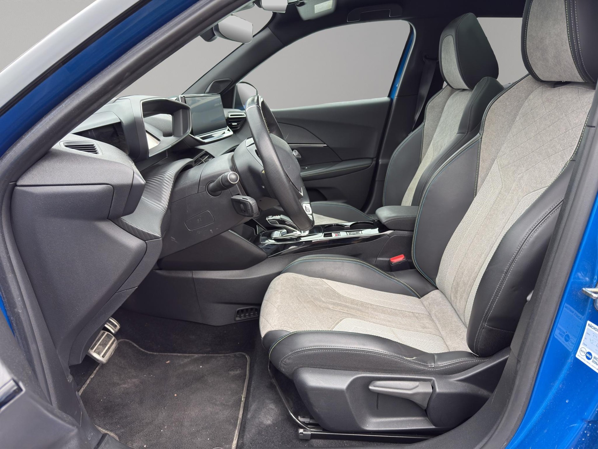 PEUGEOT 2008 e-Business-image-1