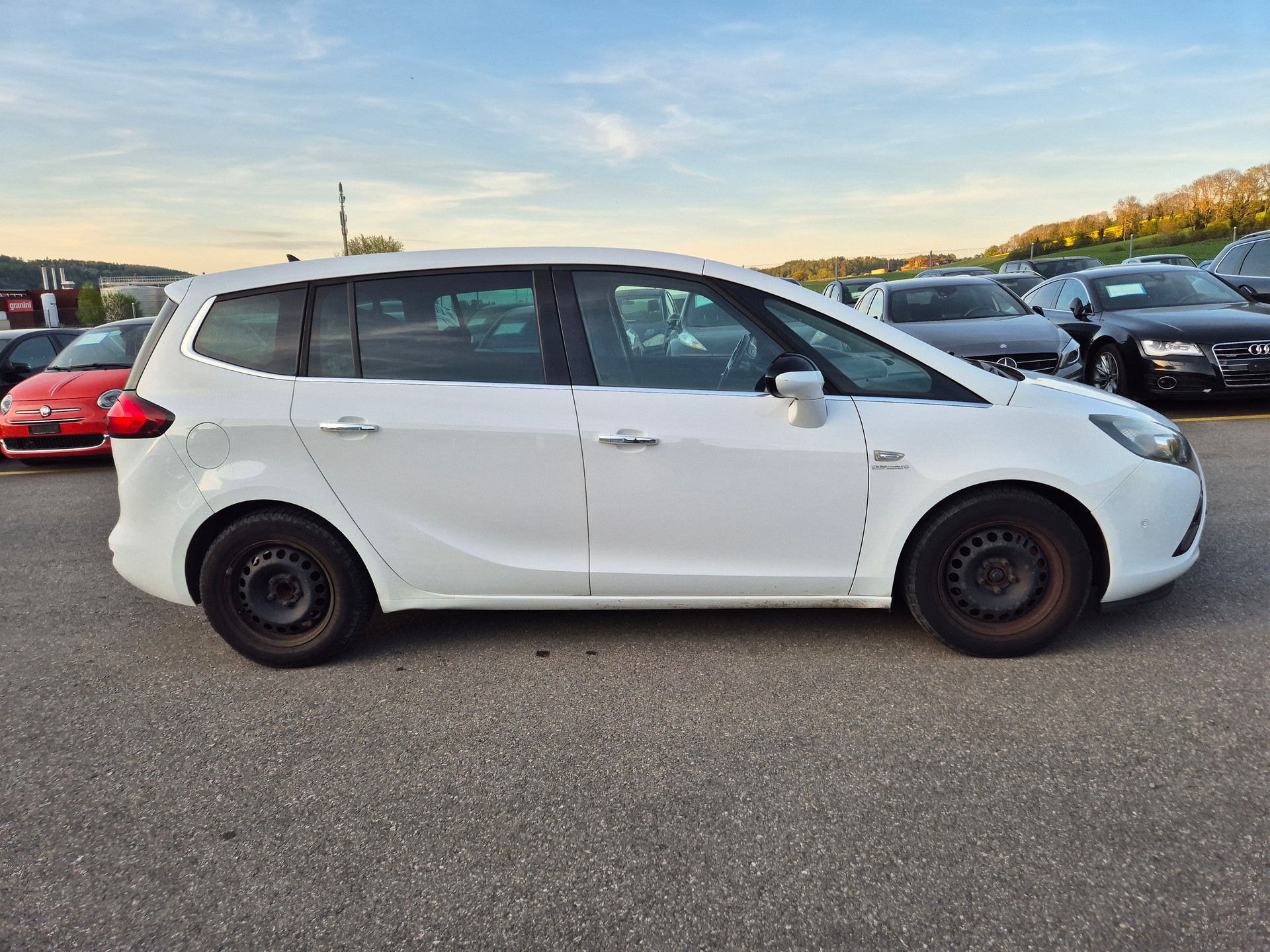OPEL Zafira Tourer 1.4i 16V Cosmo-image-12