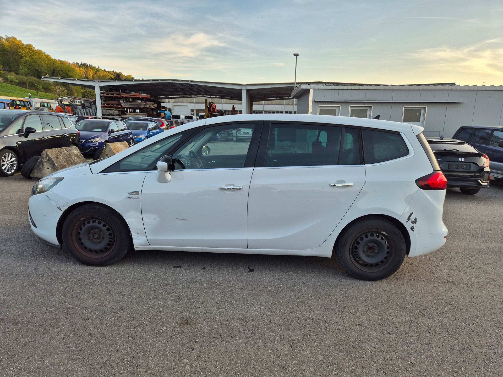 OPEL Zafira Tourer 1.4i 16V Cosmo-image-10