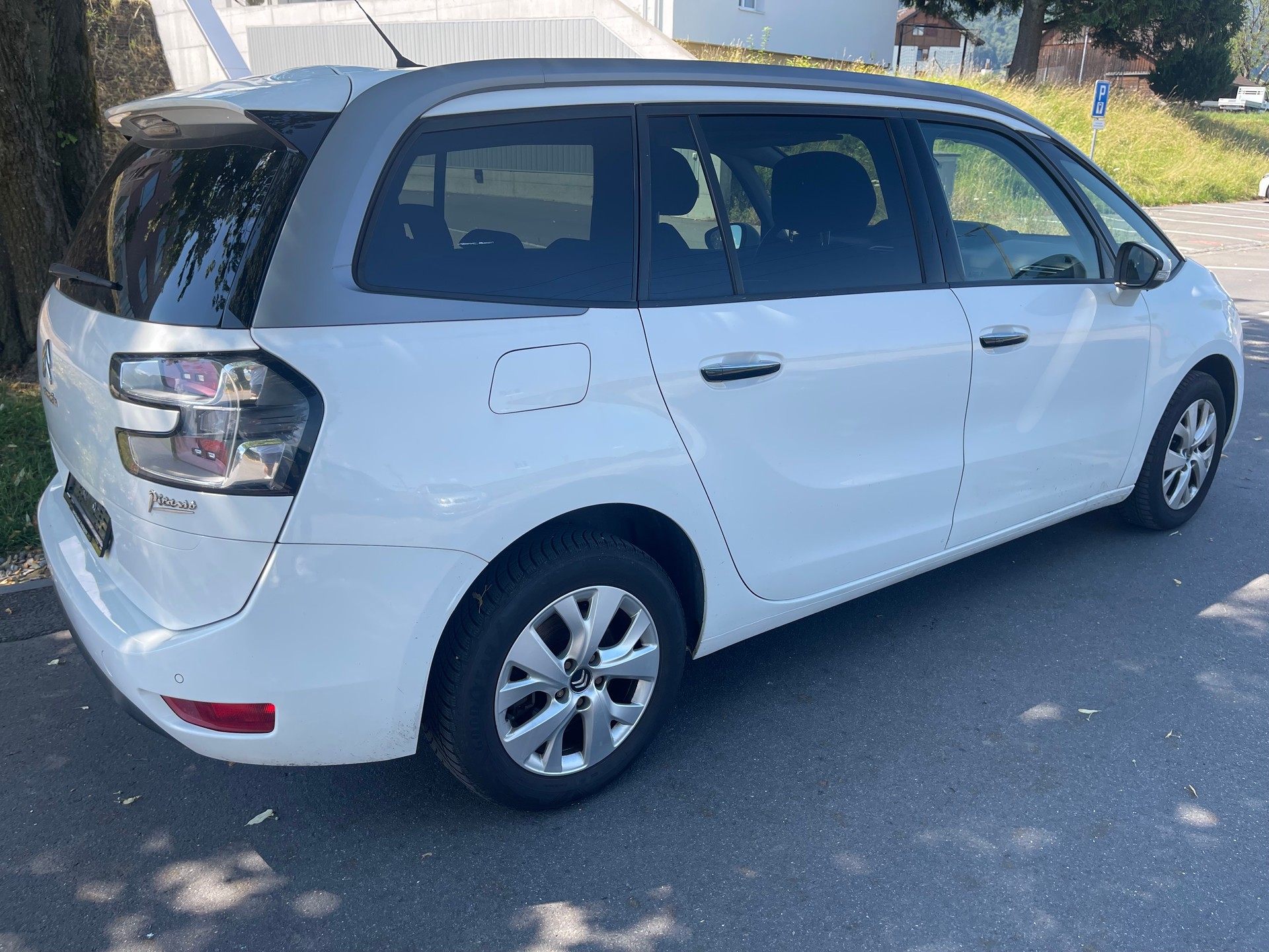 CITROEN Grand C4 Picasso 1.6i 16V THP Exclusive-image-6
