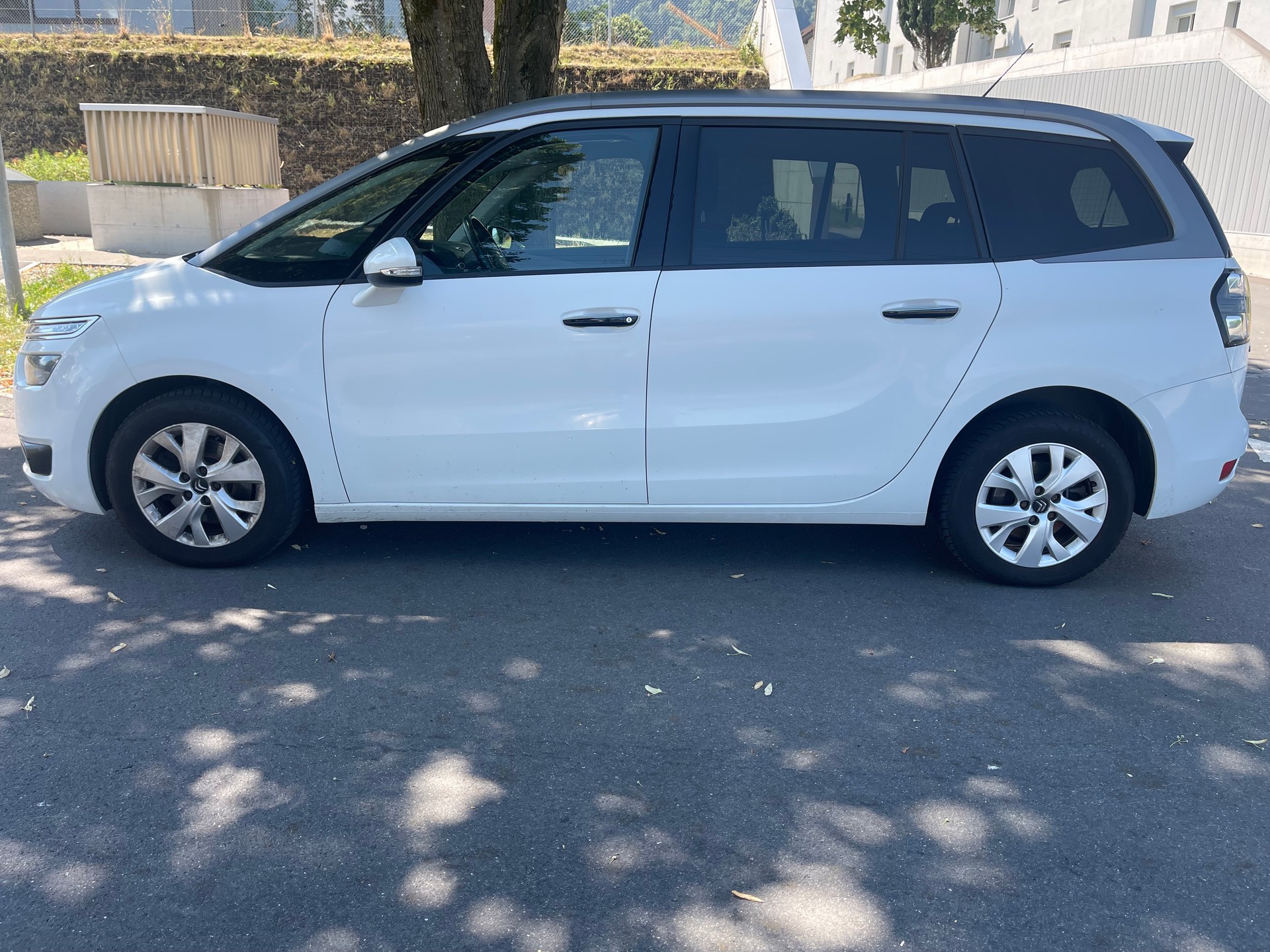 CITROEN Grand C4 Picasso 1.6i 16V THP Exclusive-image-1