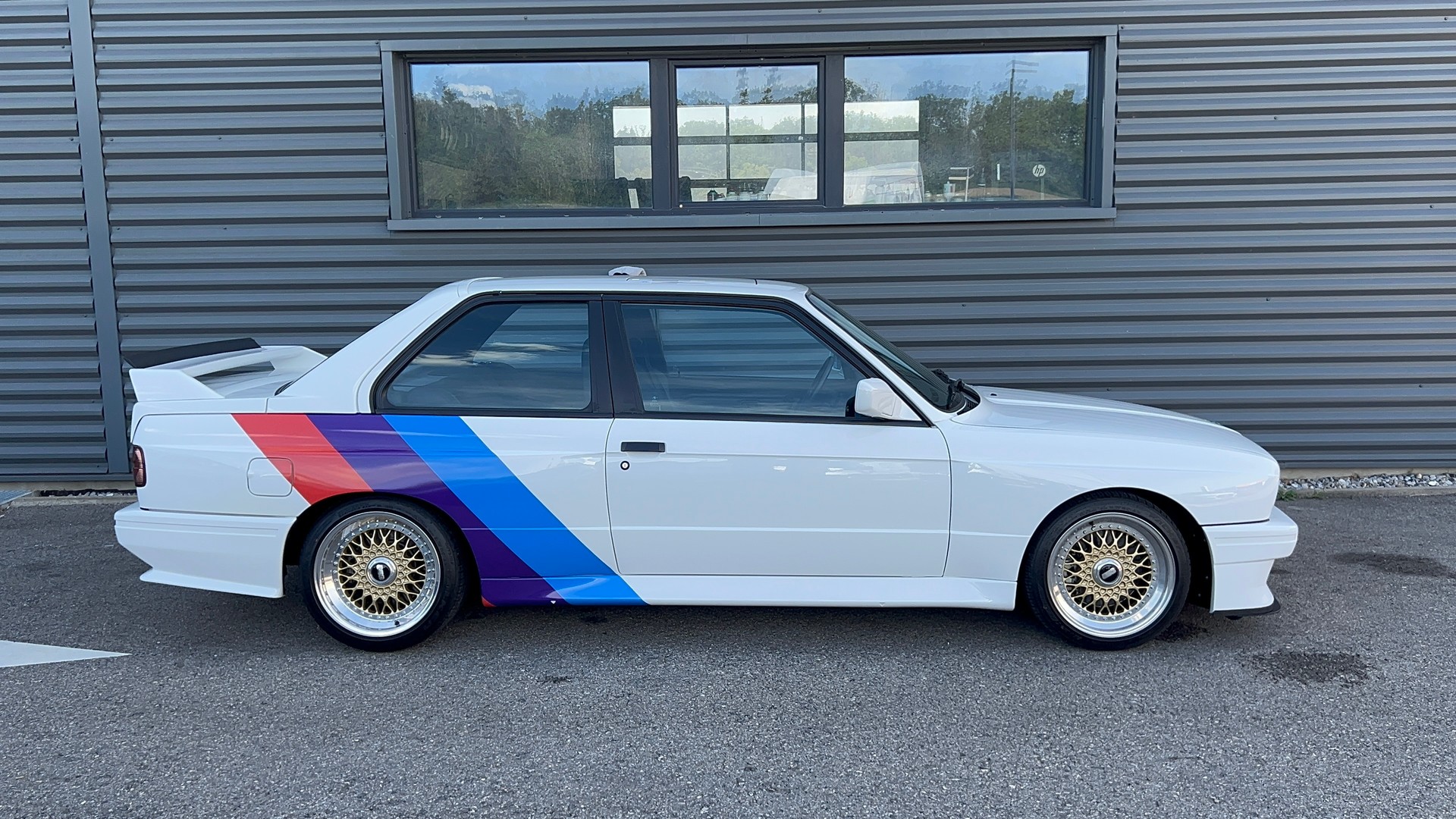 BMW M3-image-3