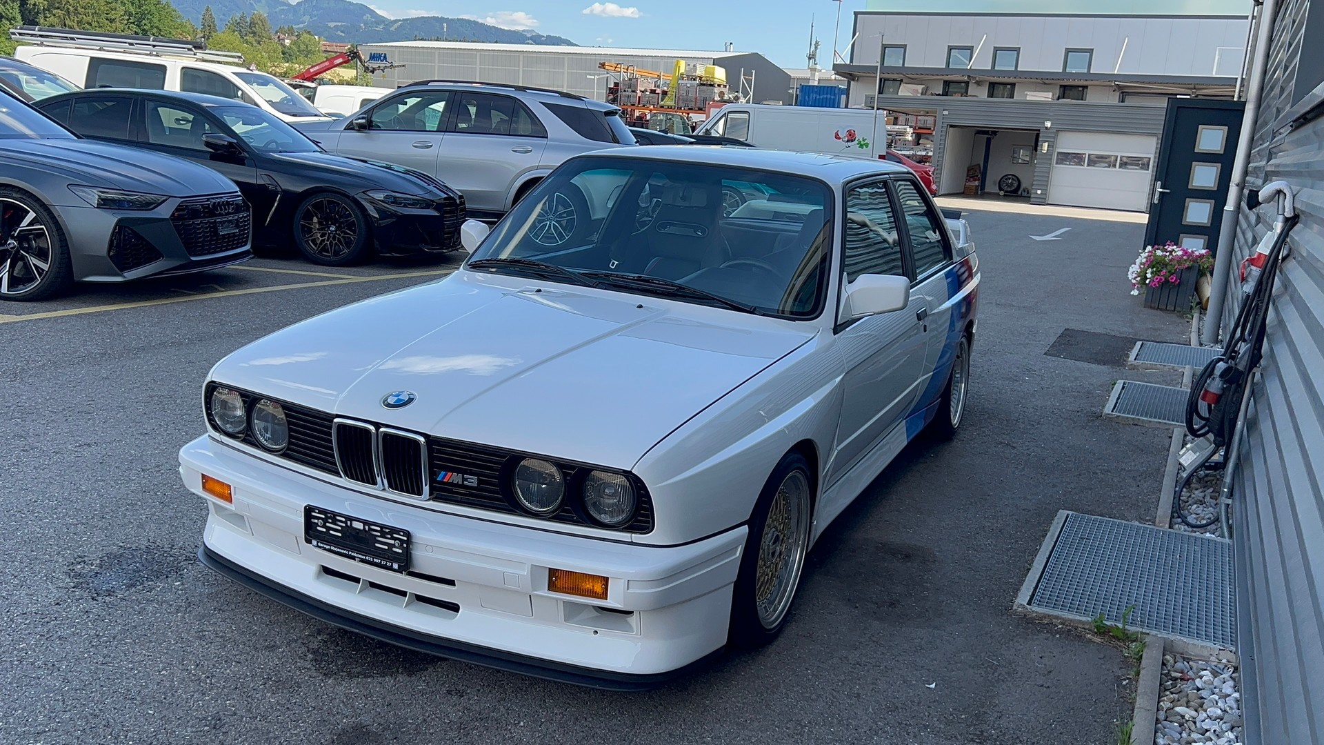 BMW M3-image-2
