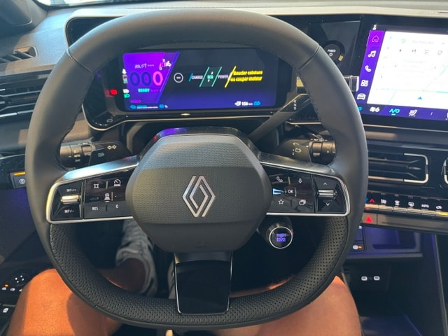 RENAULT R4 E-Tech Comfort Range 52 kWh Iconic-image-8