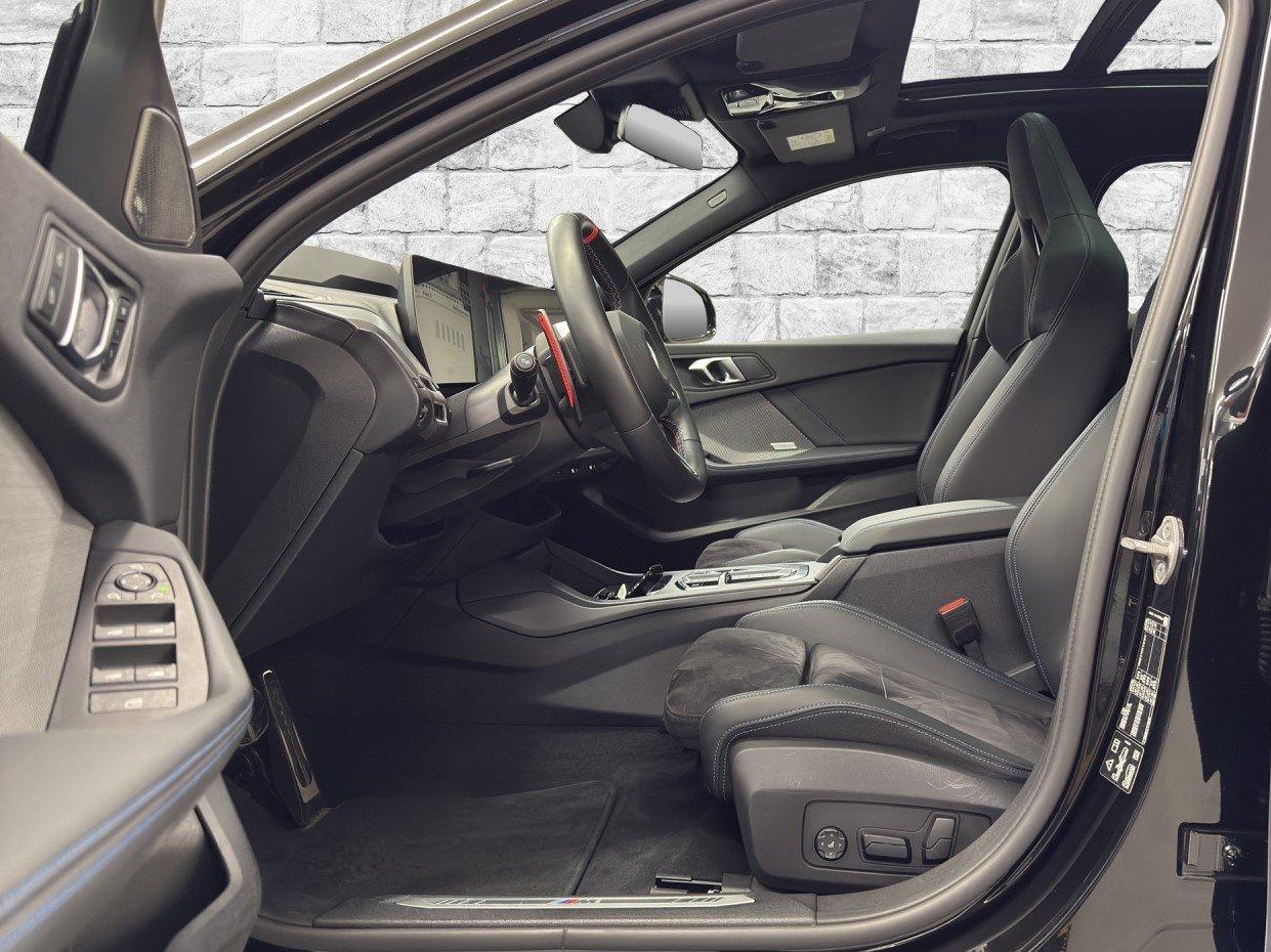 BMW M135i xDrive-image-6