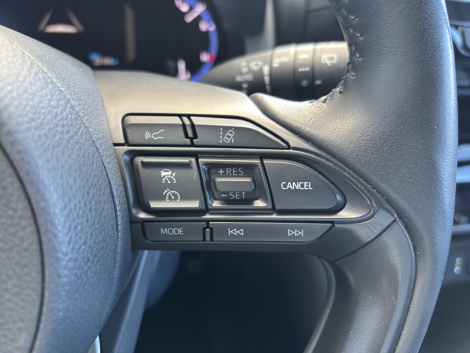 TOYOTA Yaris Cross 1.5 Trend e-CVT AWDi-image-15