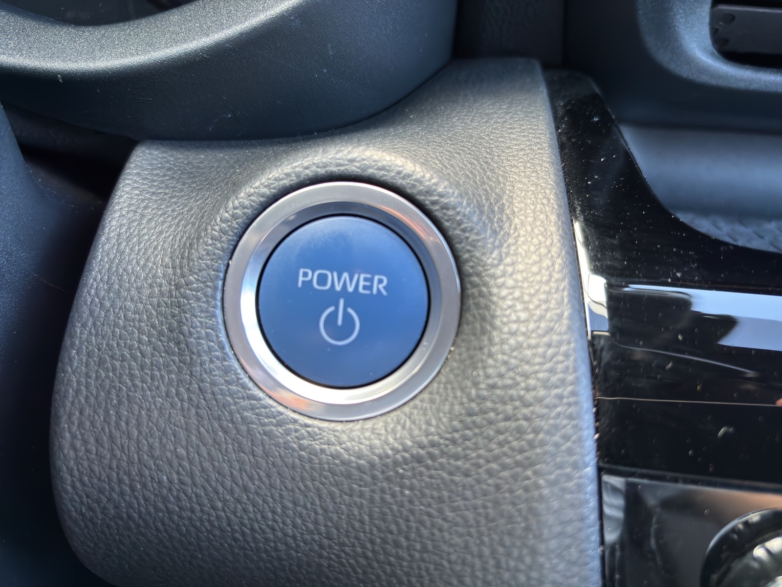 TOYOTA Yaris Cross 1.5 Trend e-CVT AWDi-image-24