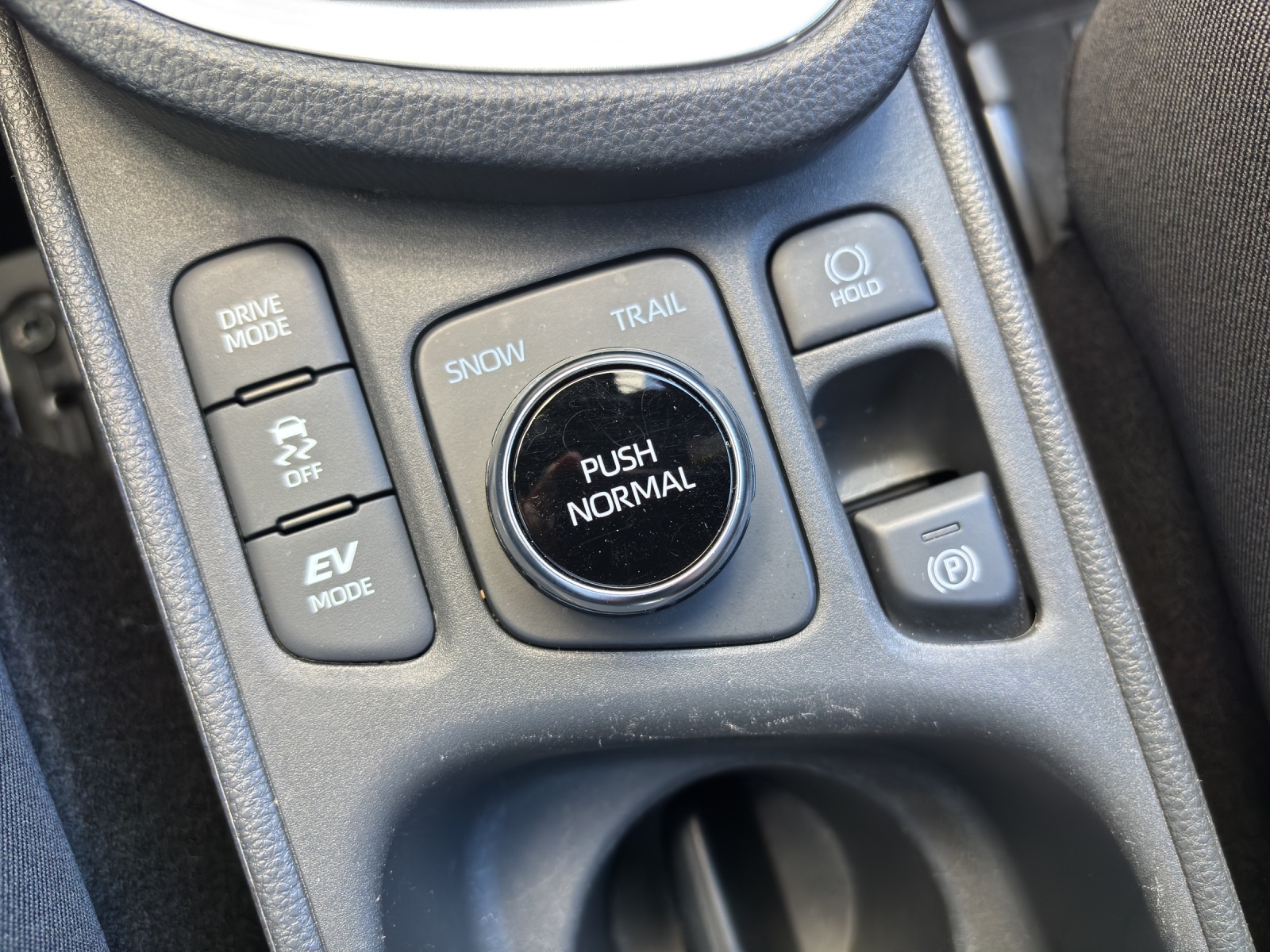 TOYOTA Yaris Cross 1.5 Trend e-CVT AWDi-image-25