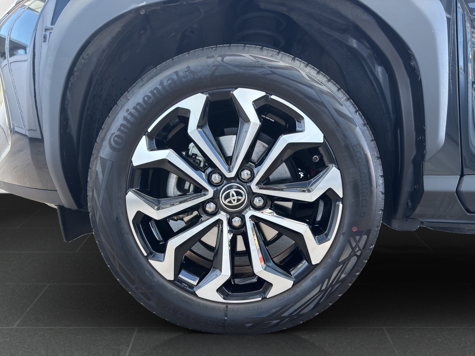 TOYOTA Yaris Cross 1.5 Trend e-CVT AWDi-image-8