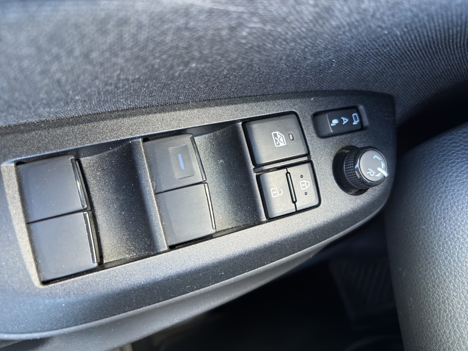 TOYOTA Yaris Cross 1.5 Trend e-CVT AWDi-image-17
