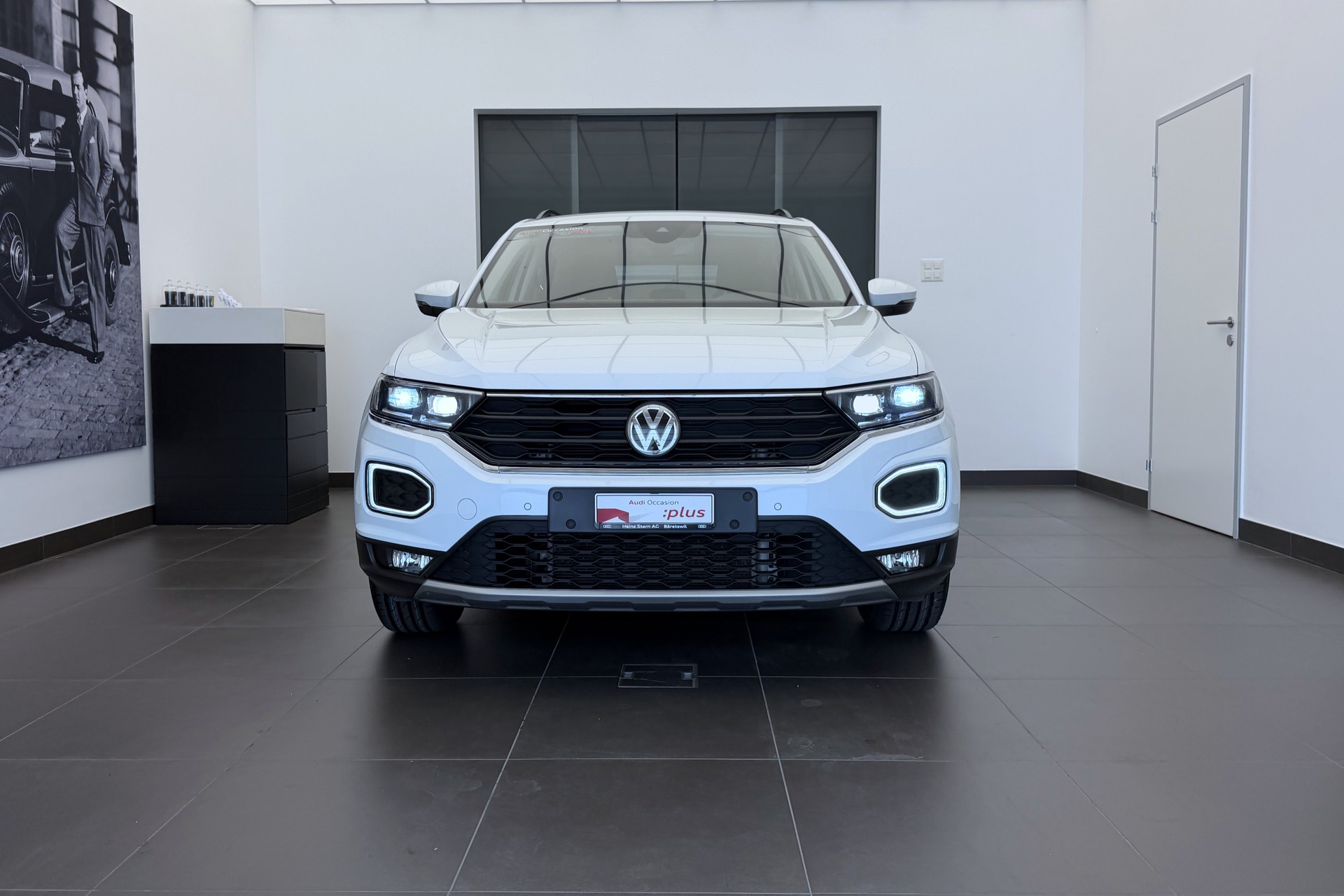 VW T-Roc 1.0 TSI Advance-image-1