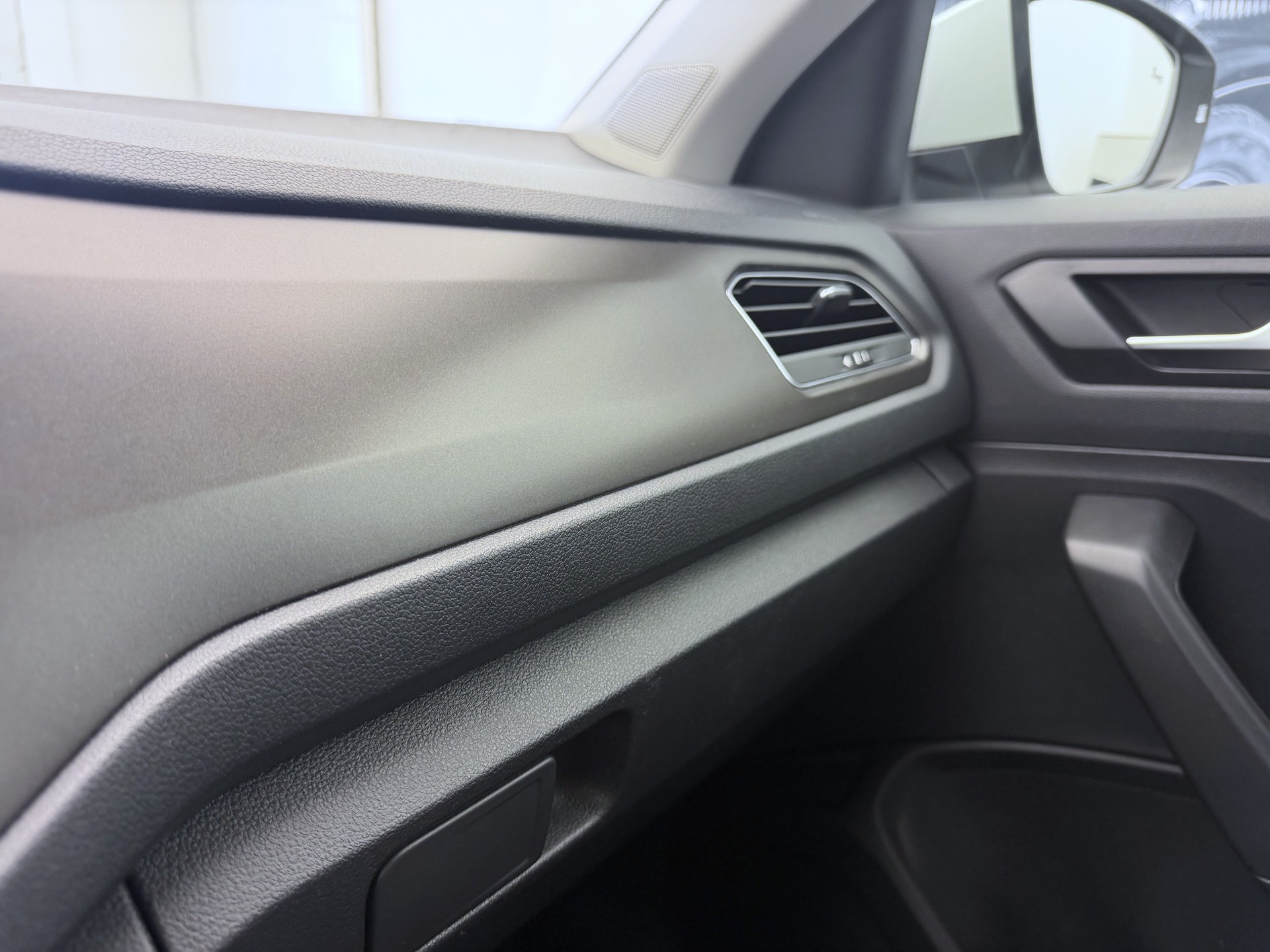 VW T-Roc 1.0 TSI Advance-image-15