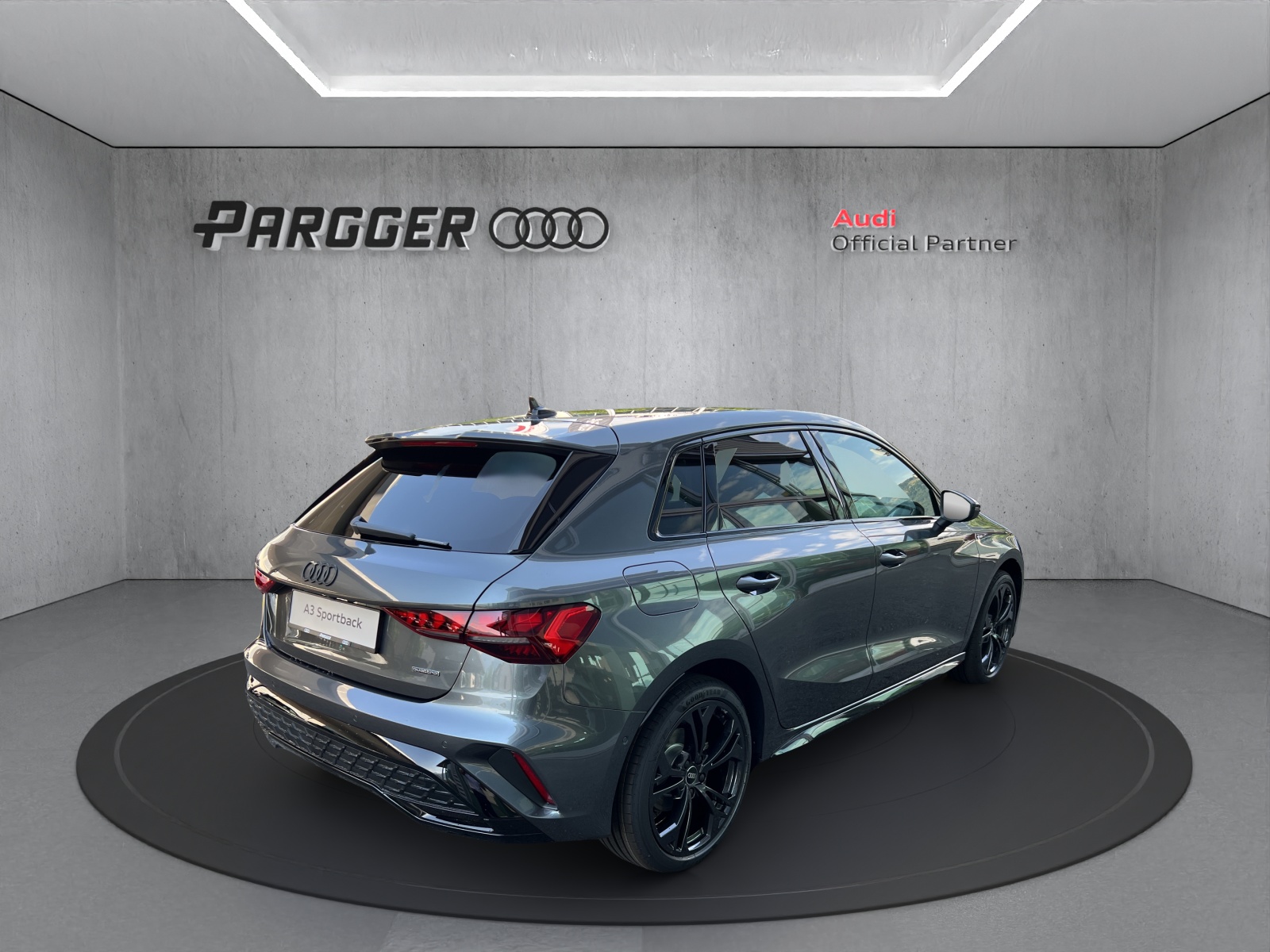 AUDI A3 Sportback TFSI 150 kW quattro S line S tronic-image-5