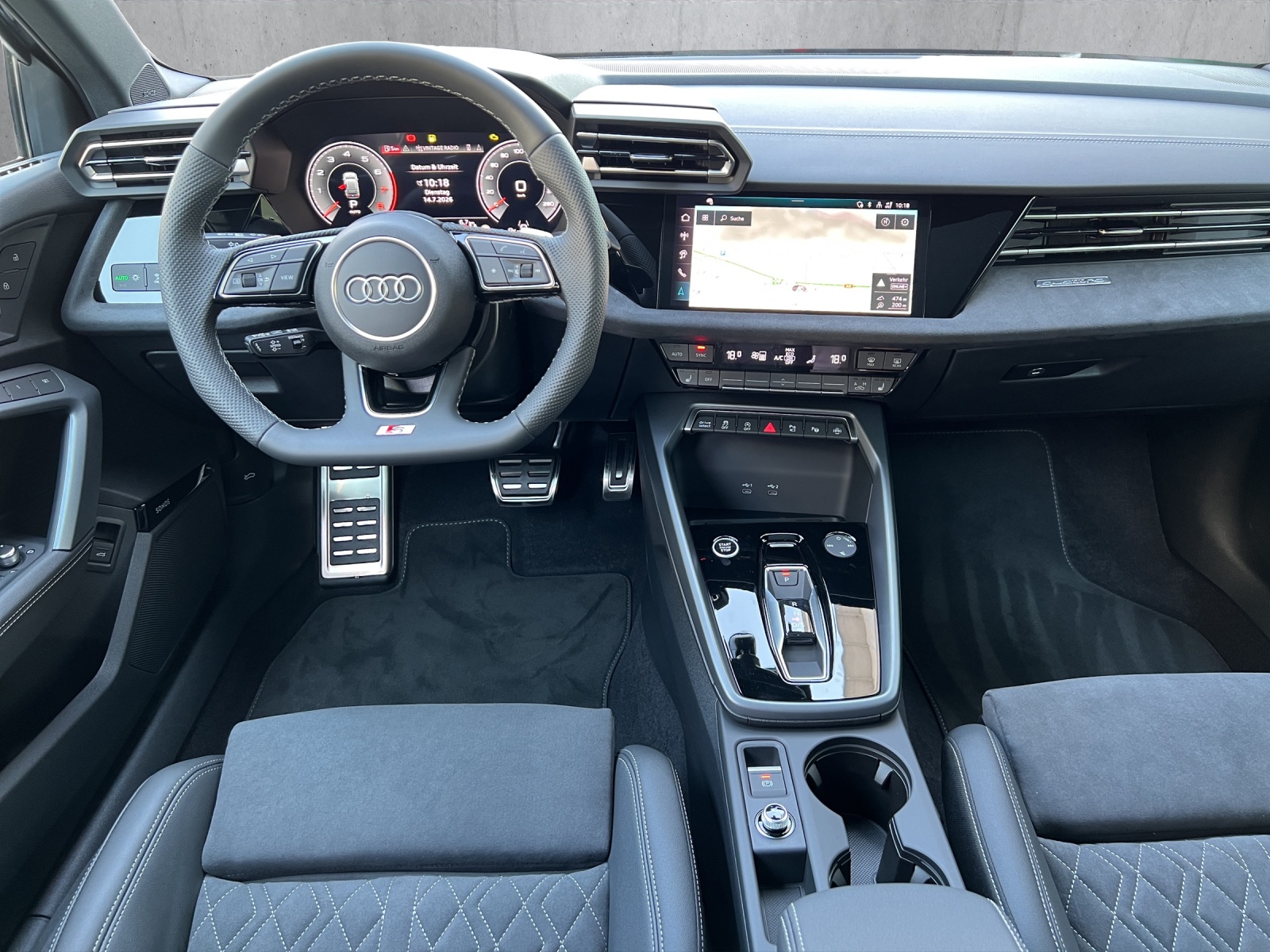 AUDI A3 Sportback TFSI 150 kW quattro S line S tronic-image-9