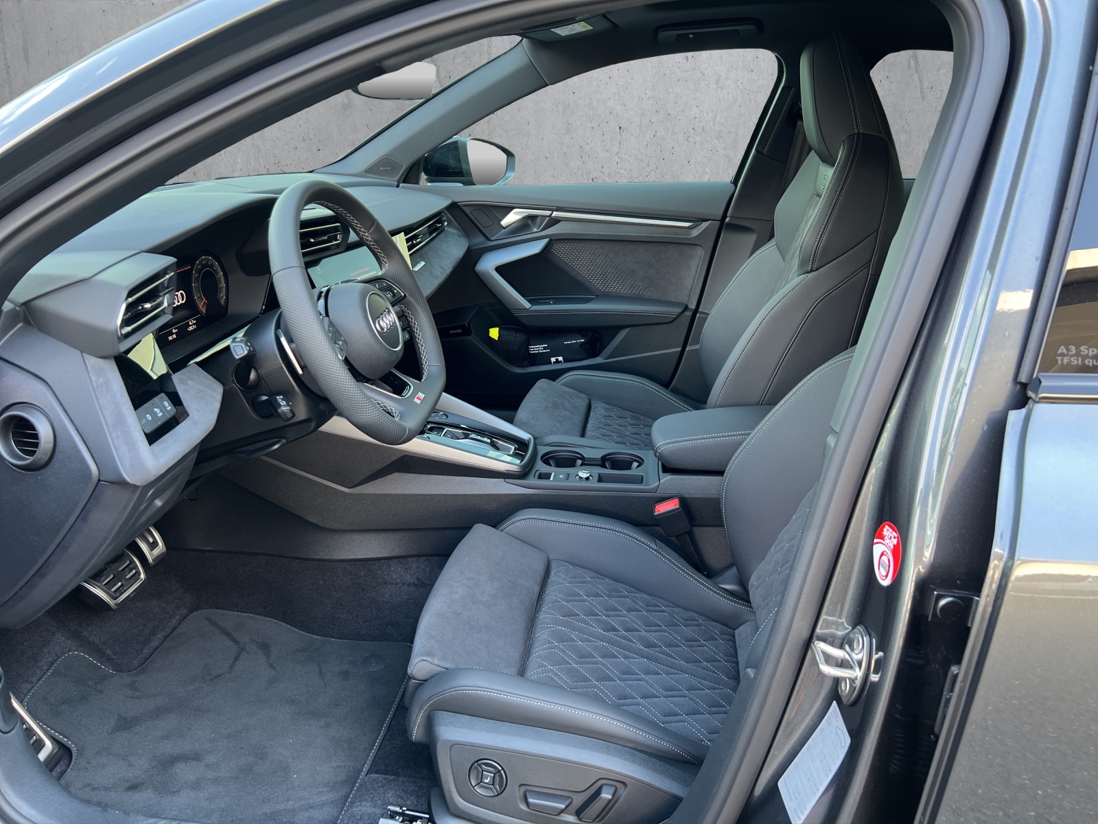 AUDI A3 Sportback TFSI 150 kW quattro S line S tronic-image-6