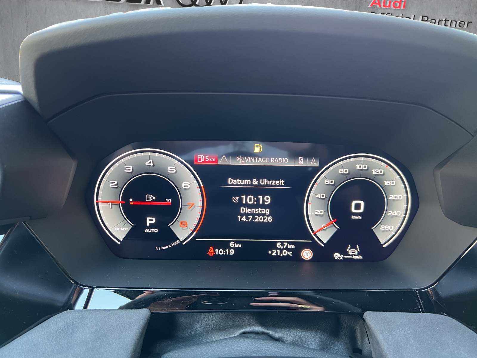 AUDI A3 Sportback TFSI 150 kW quattro S line S tronic-image-10