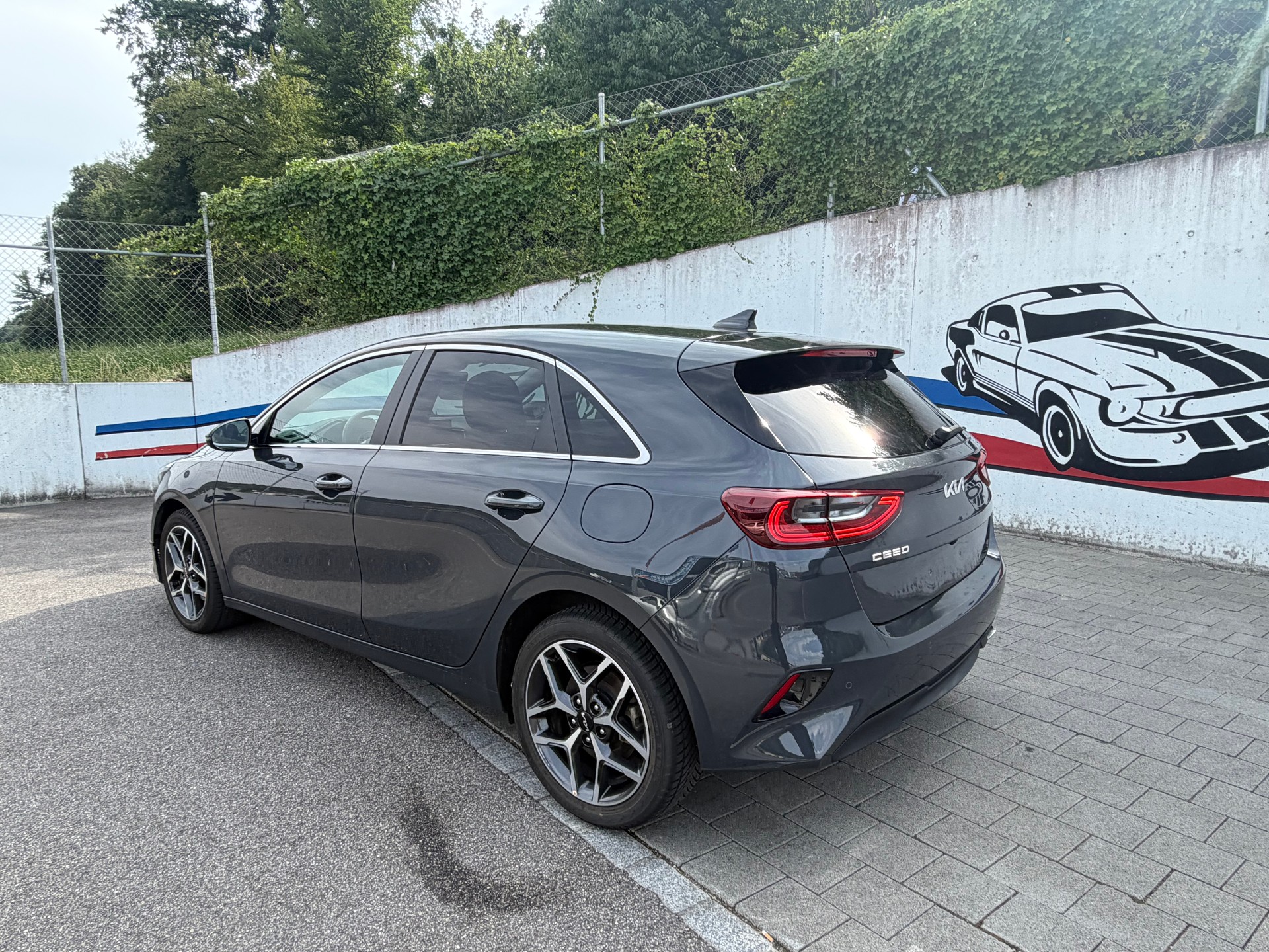 KIA Ceed 1.5 T-GDi MHEV Ultimate-image-2