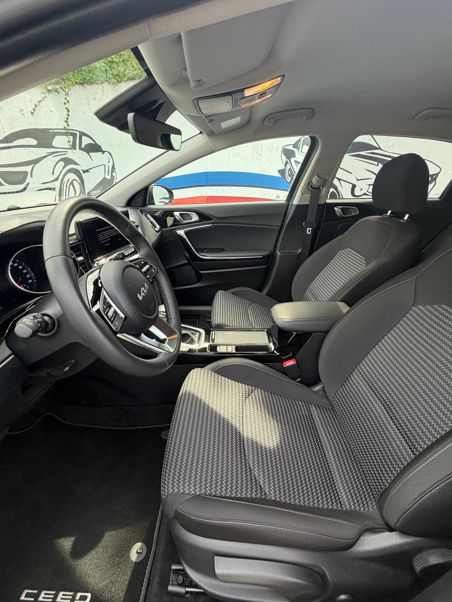 KIA Ceed 1.5 T-GDi MHEV Ultimate-image-6