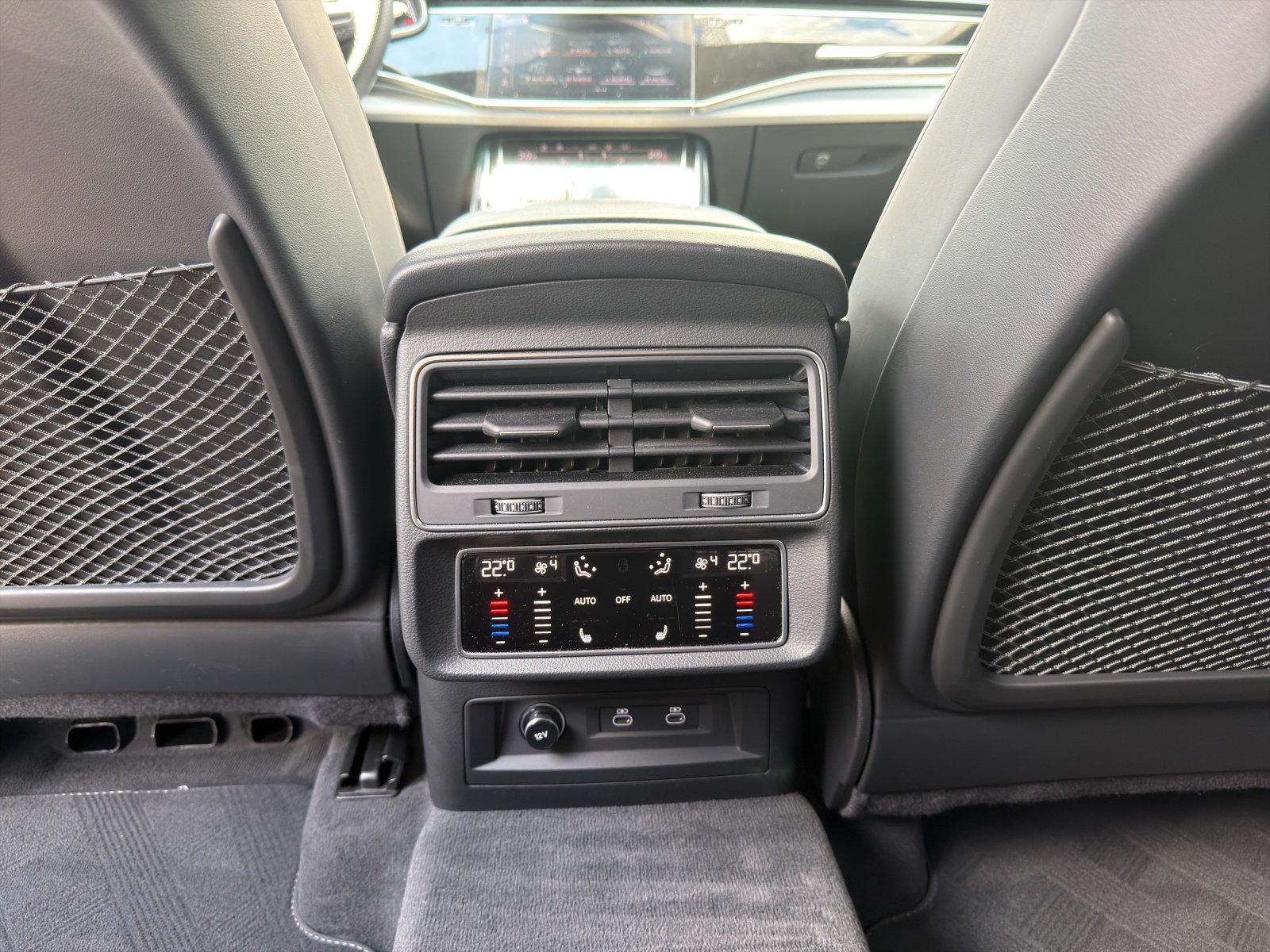 AUDI SQ8 TFSI quattro tiptronic-image-19