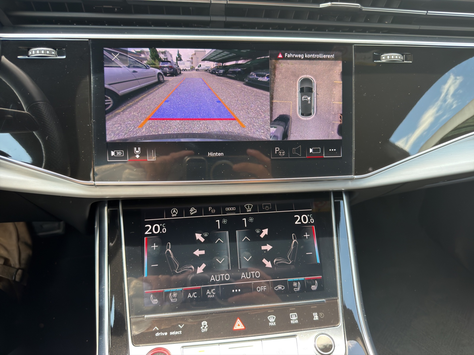 AUDI SQ8 TFSI quattro tiptronic-image-16