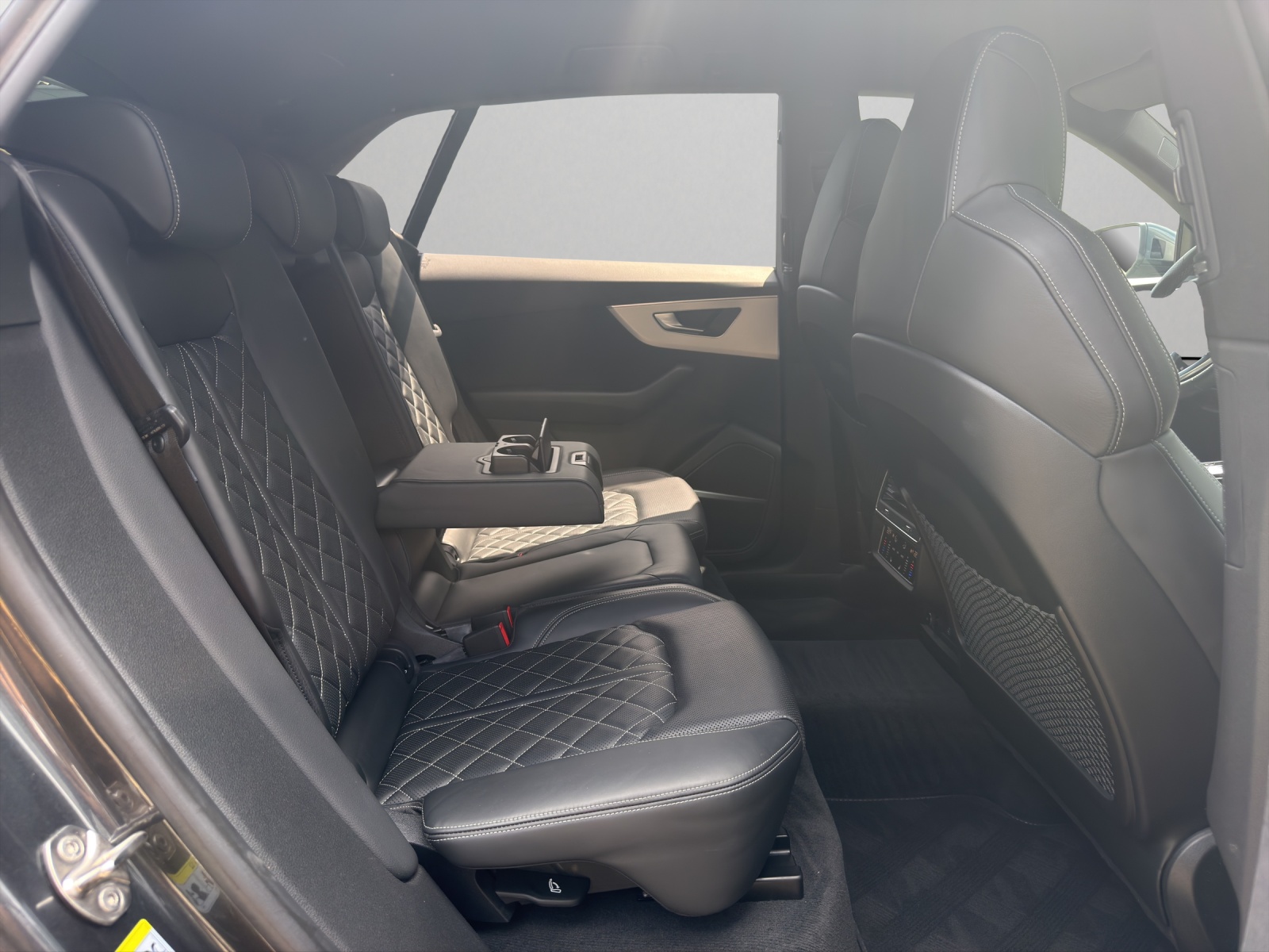 AUDI SQ8 TFSI quattro tiptronic-image-14