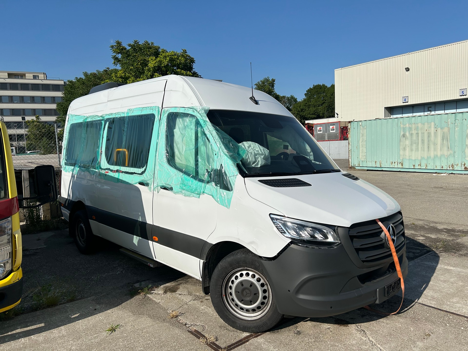 MERCEDES-BENZ Sprinter 317 CDI Standard 9G-TRONIC-image-0