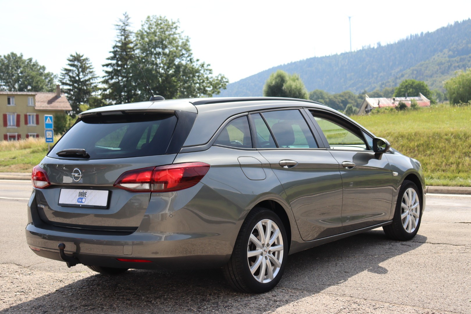 OPEL Astra Sports Tourer 1.2i Turbo Ultimate • Garantie • CH • Expertise-image-5