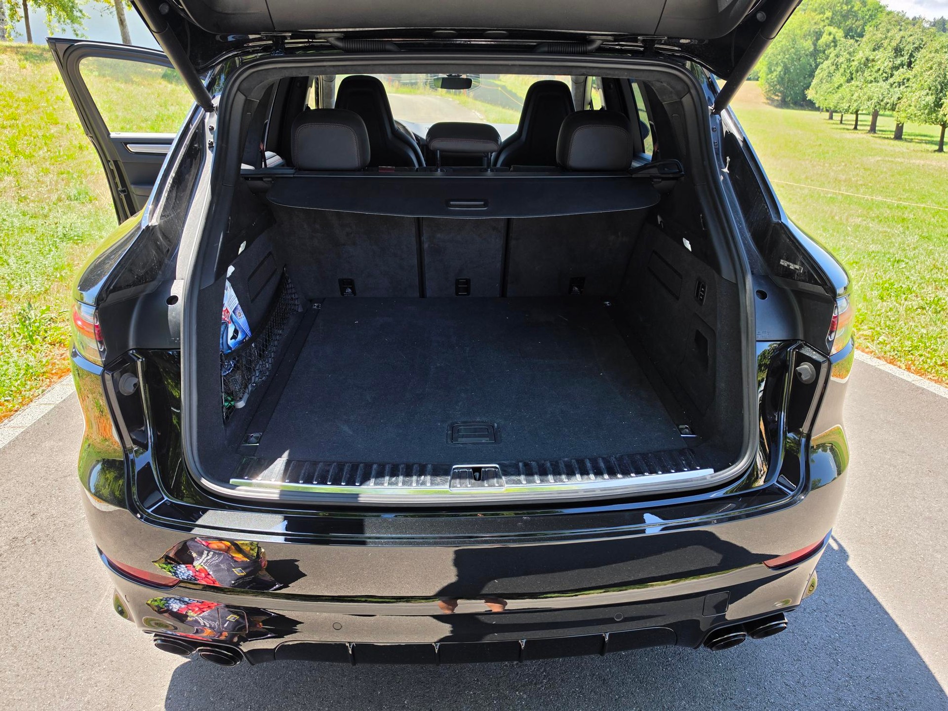 PORSCHE 3.0 V6 E-Hybrid Platinum Edition-image-3