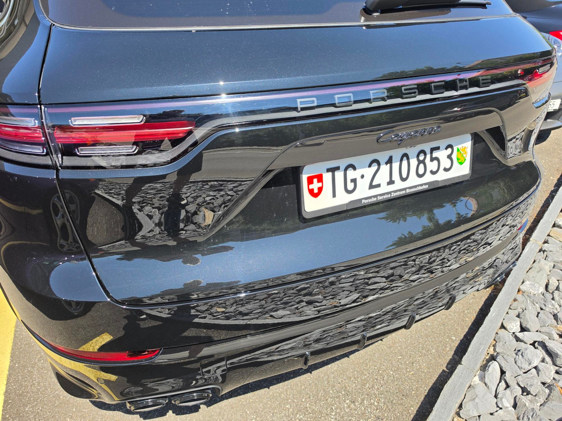 PORSCHE 3.0 V6 E-Hybrid Platinum Edition-image-6