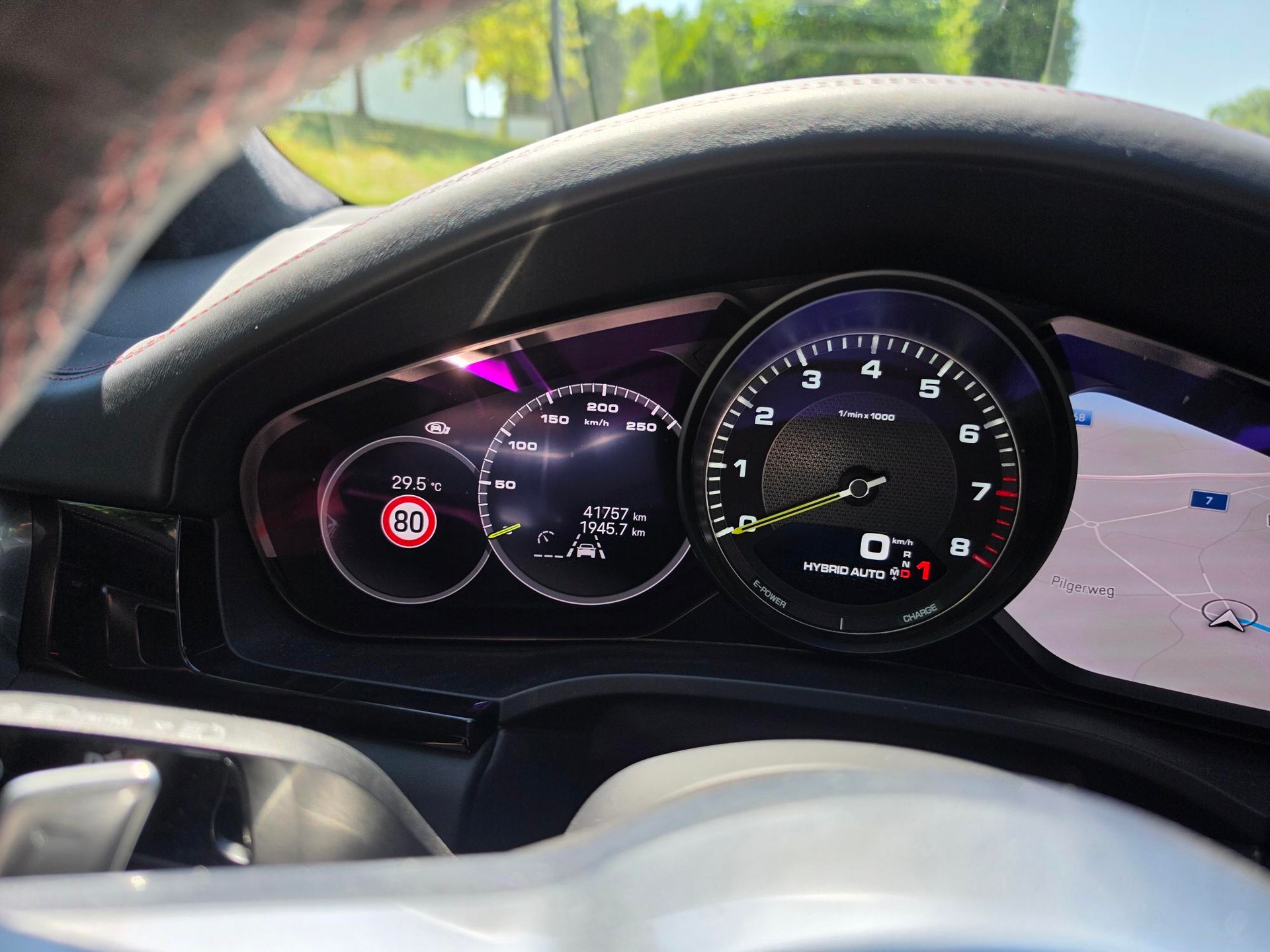 PORSCHE 3.0 V6 E-Hybrid Platinum Edition-image-2