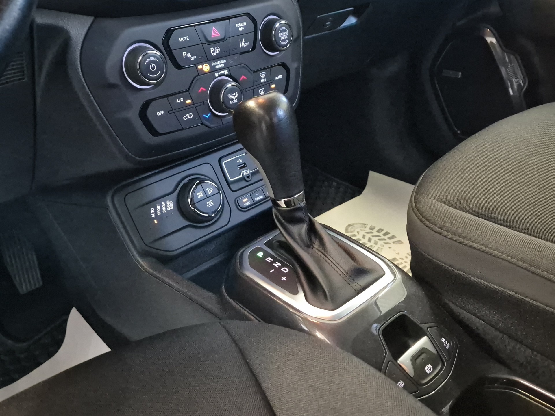 JEEP Renegade 1.3 T PHEV Limited AWD-image-21
